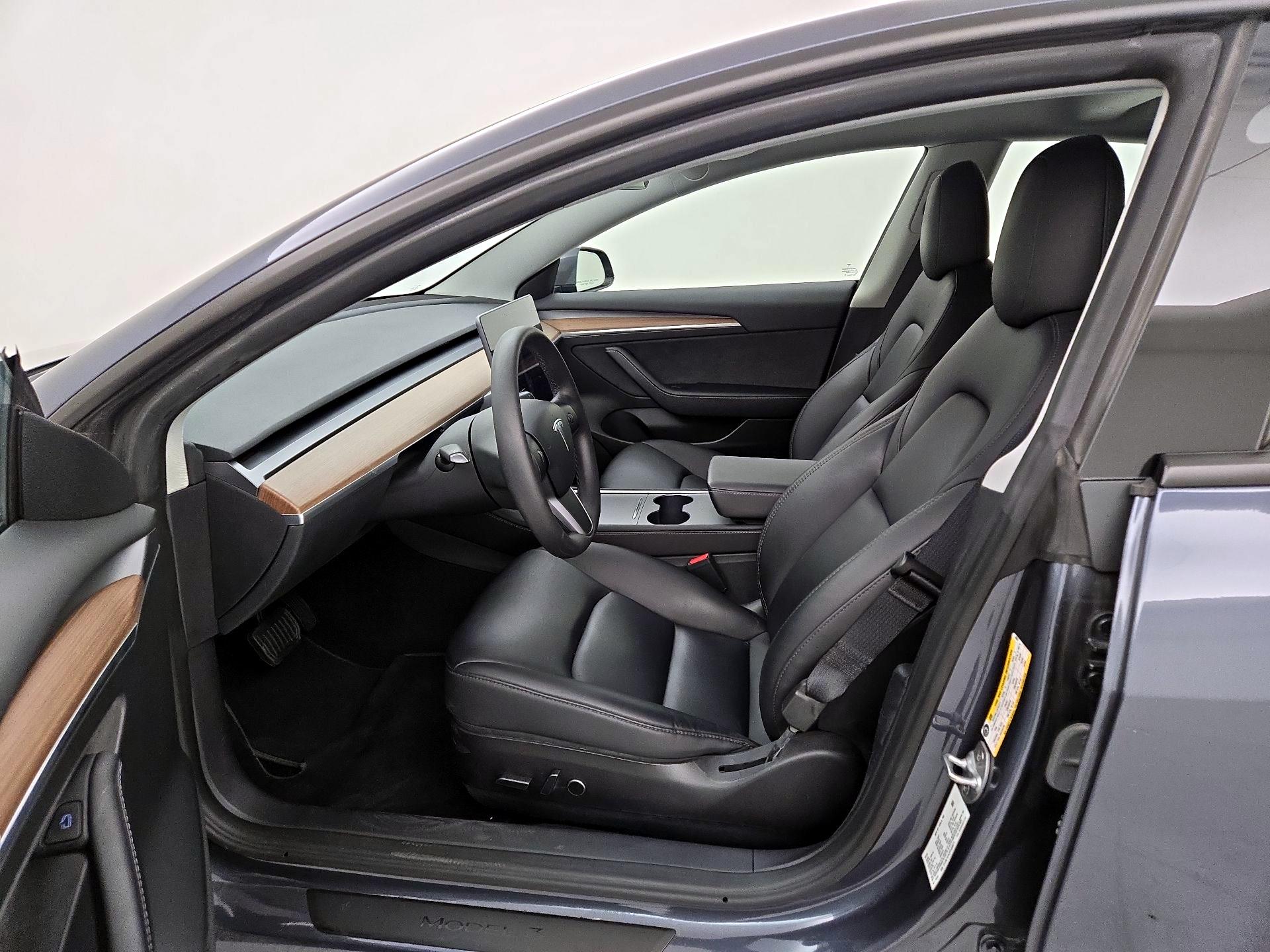 Thumbnail: 2023 Tesla Model 3 - 11