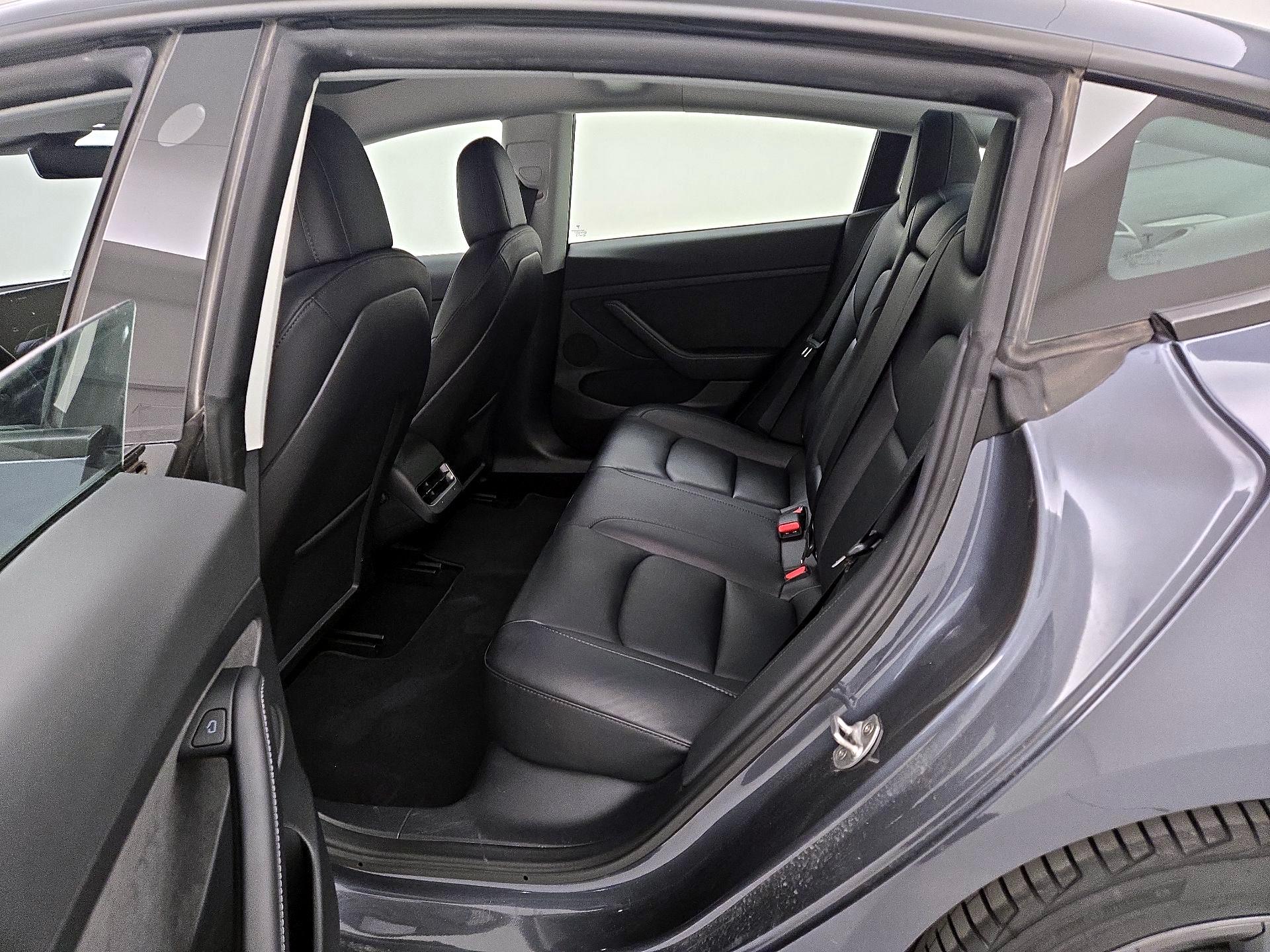 Thumbnail: 2023 Tesla Model 3 - 19