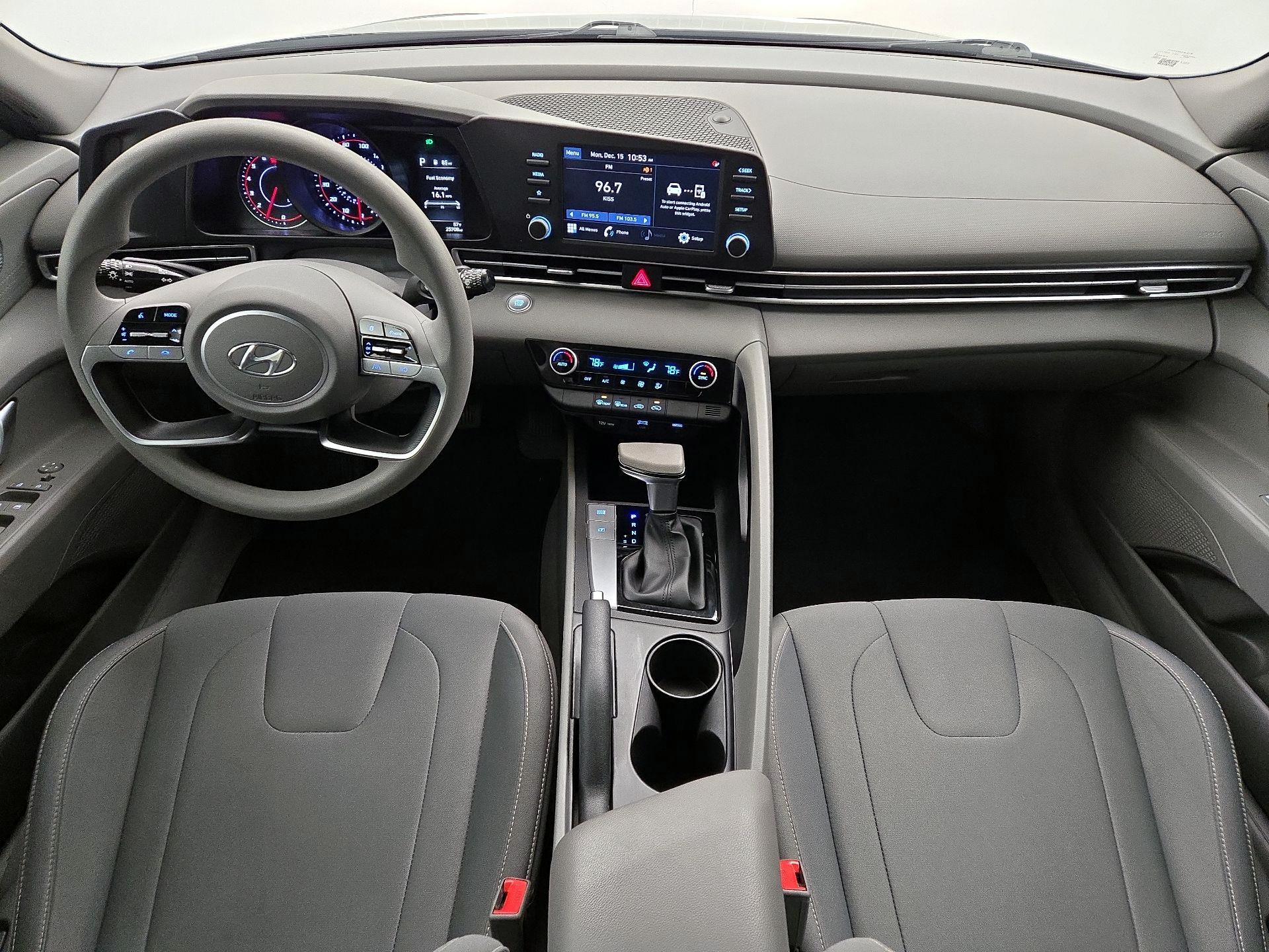 Thumbnail: 2022 Hyundai Elantra - 9