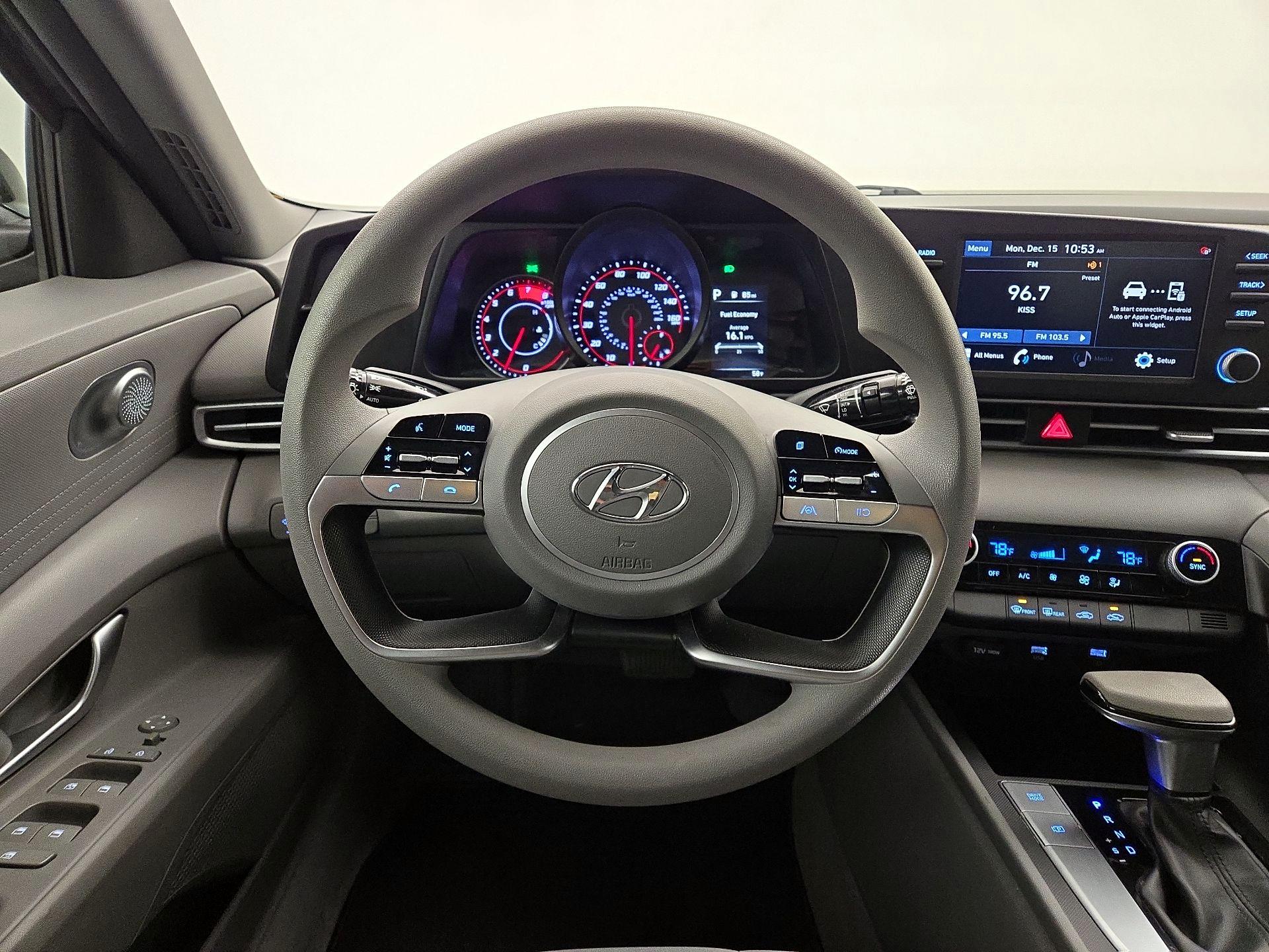 Thumbnail: 2022 Hyundai Elantra - 10