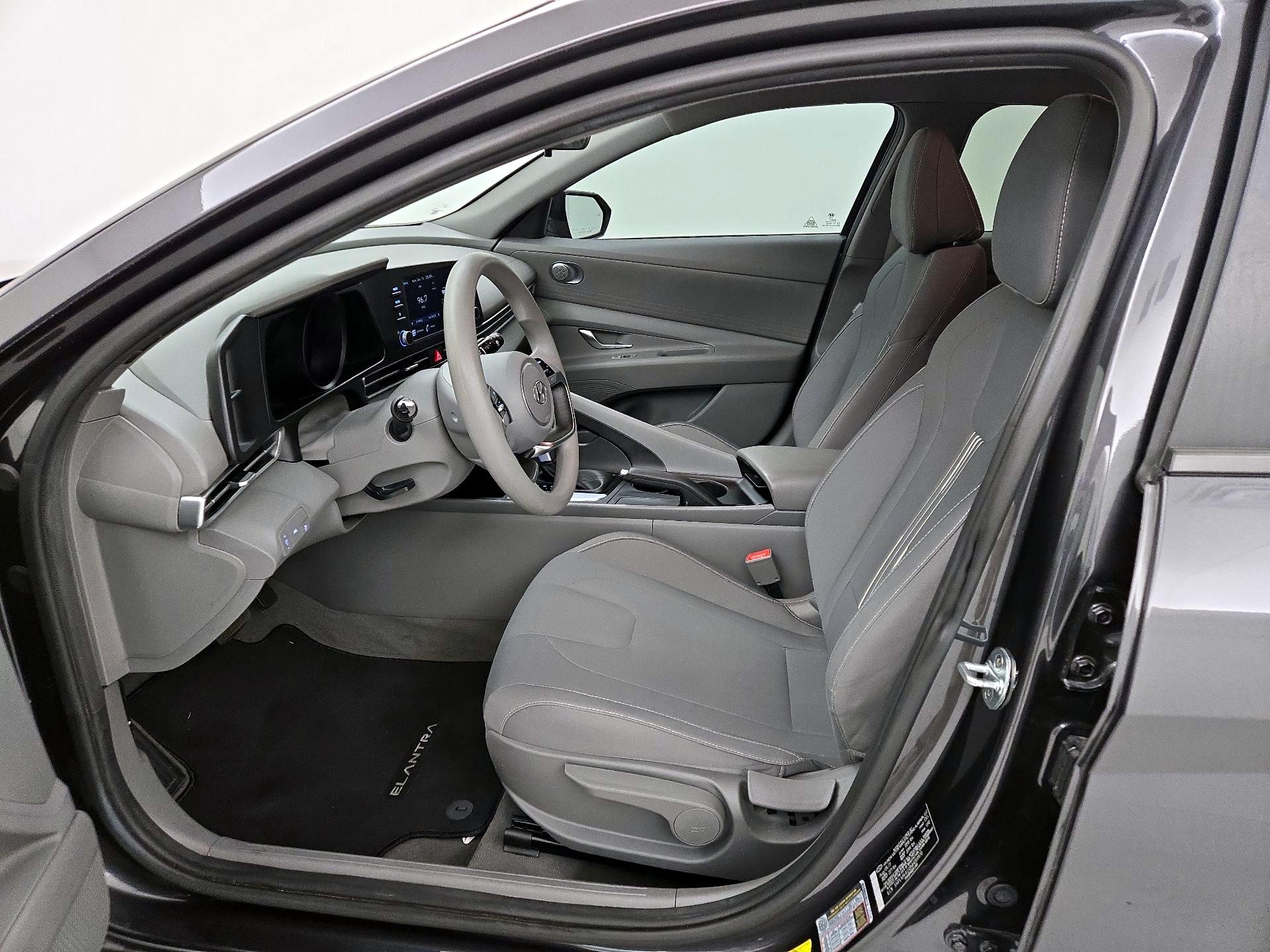 Thumbnail: 2022 Hyundai Elantra - 11