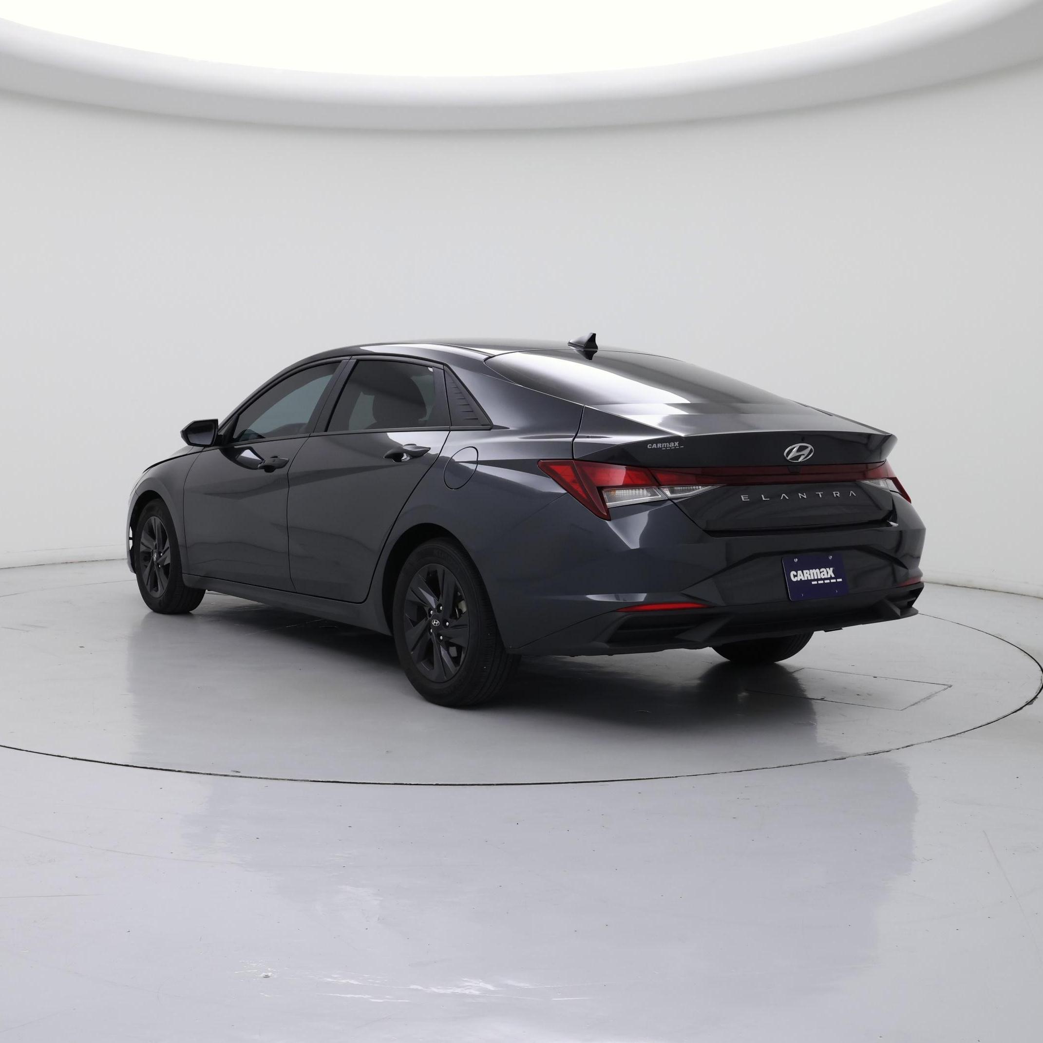 Thumbnail: 2022 Hyundai Elantra - 2