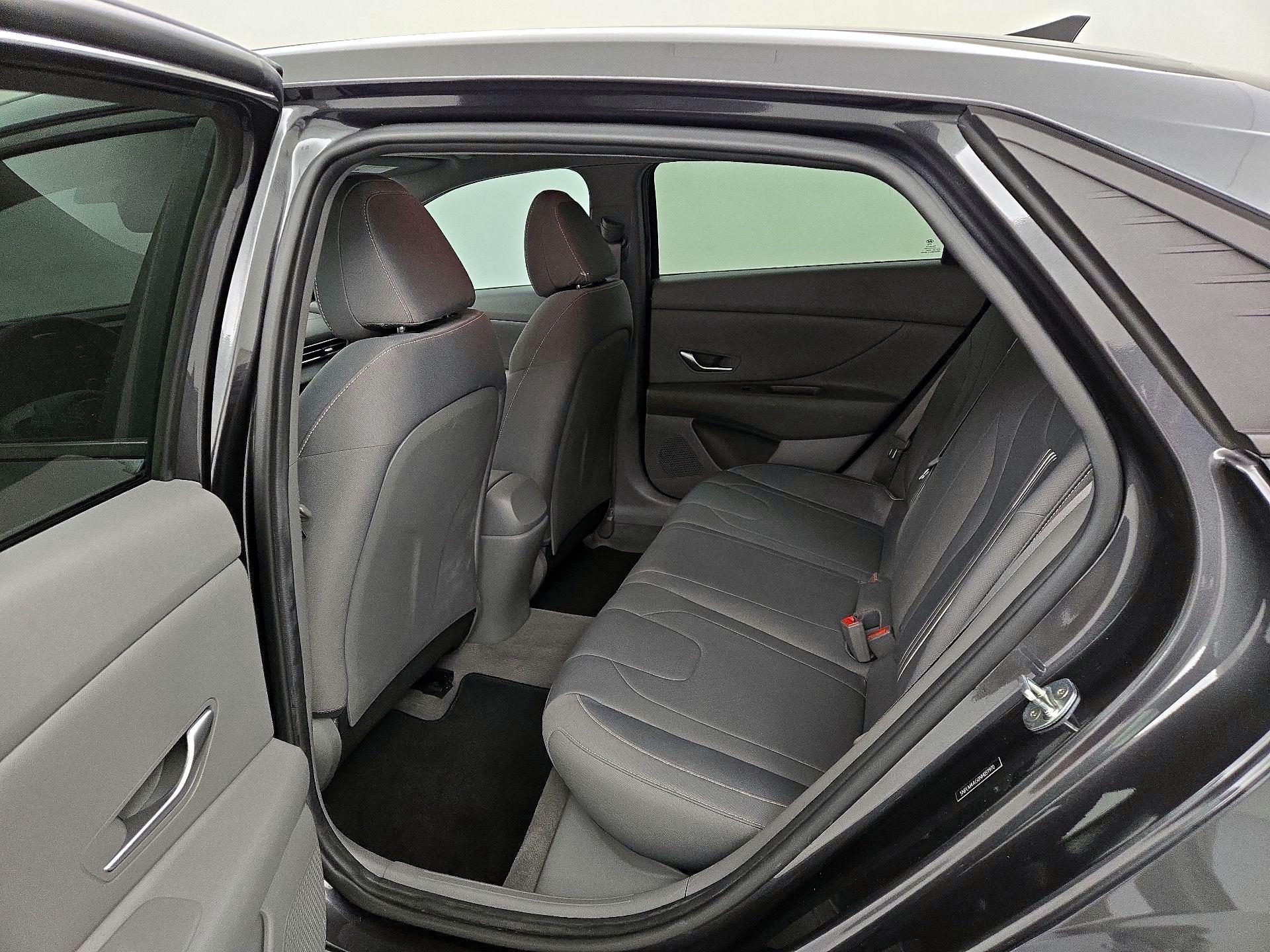 Thumbnail: 2022 Hyundai Elantra - 19