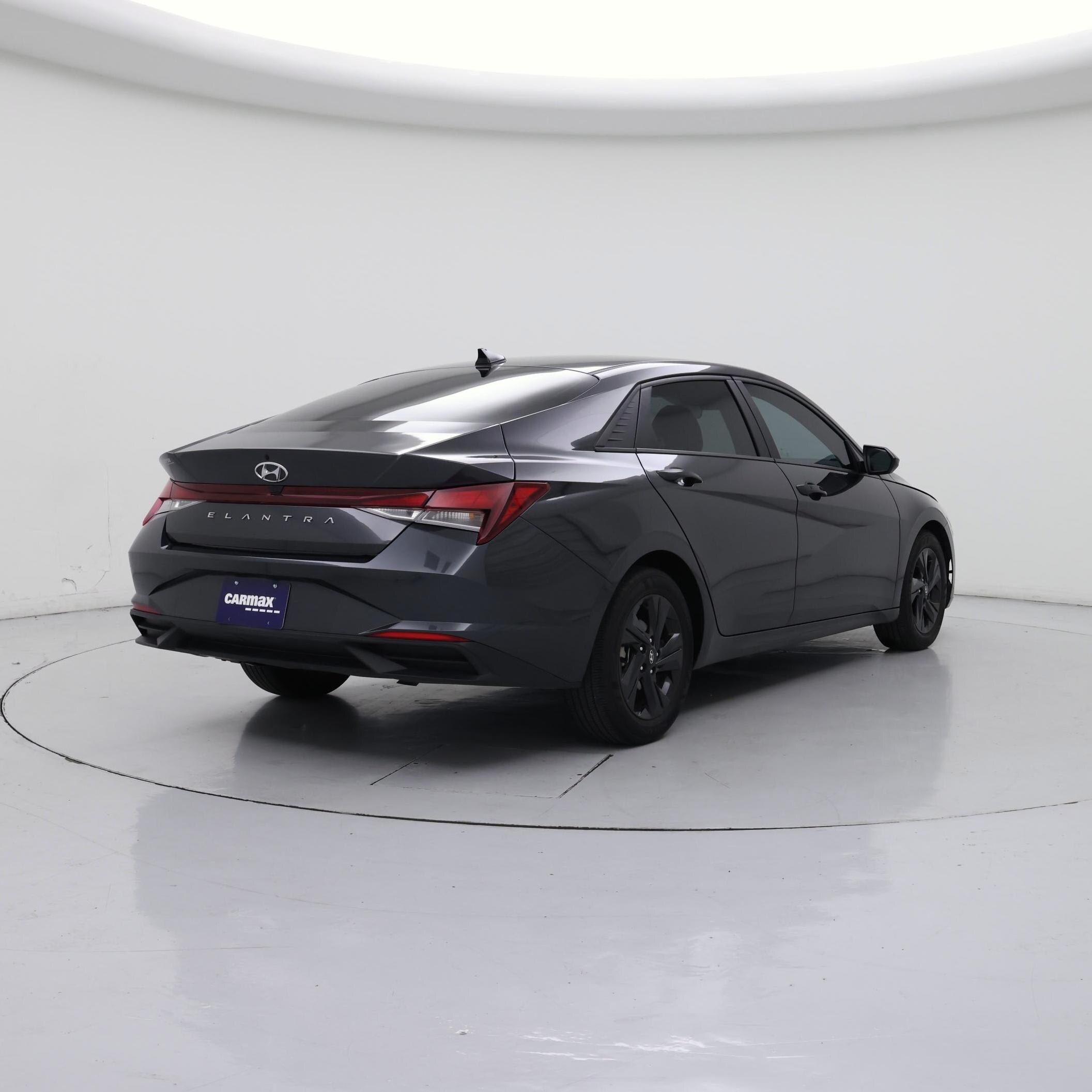 Thumbnail: 2022 Hyundai Elantra - 8