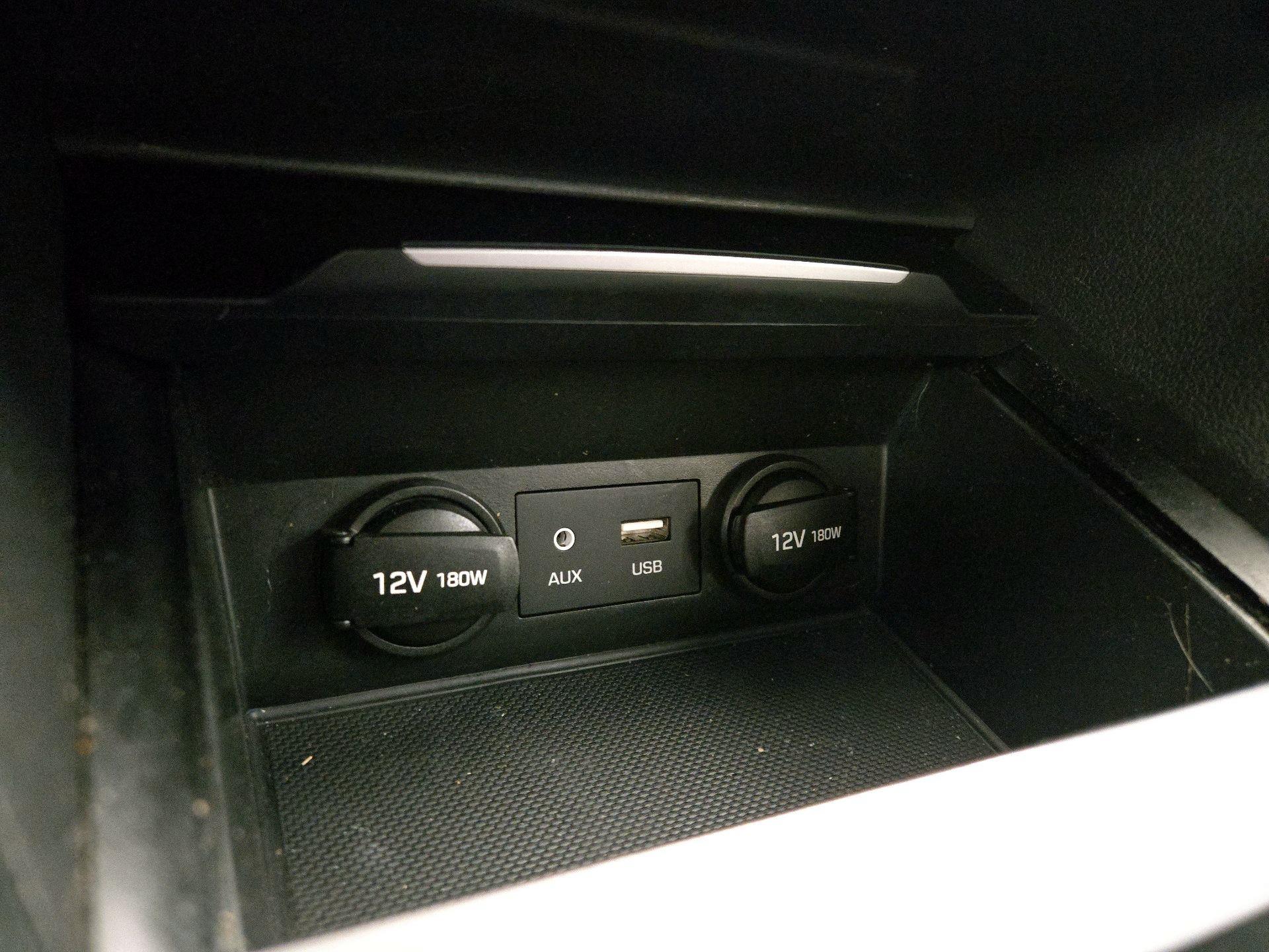 Thumbnail: 2018 Hyundai Elantra - 18