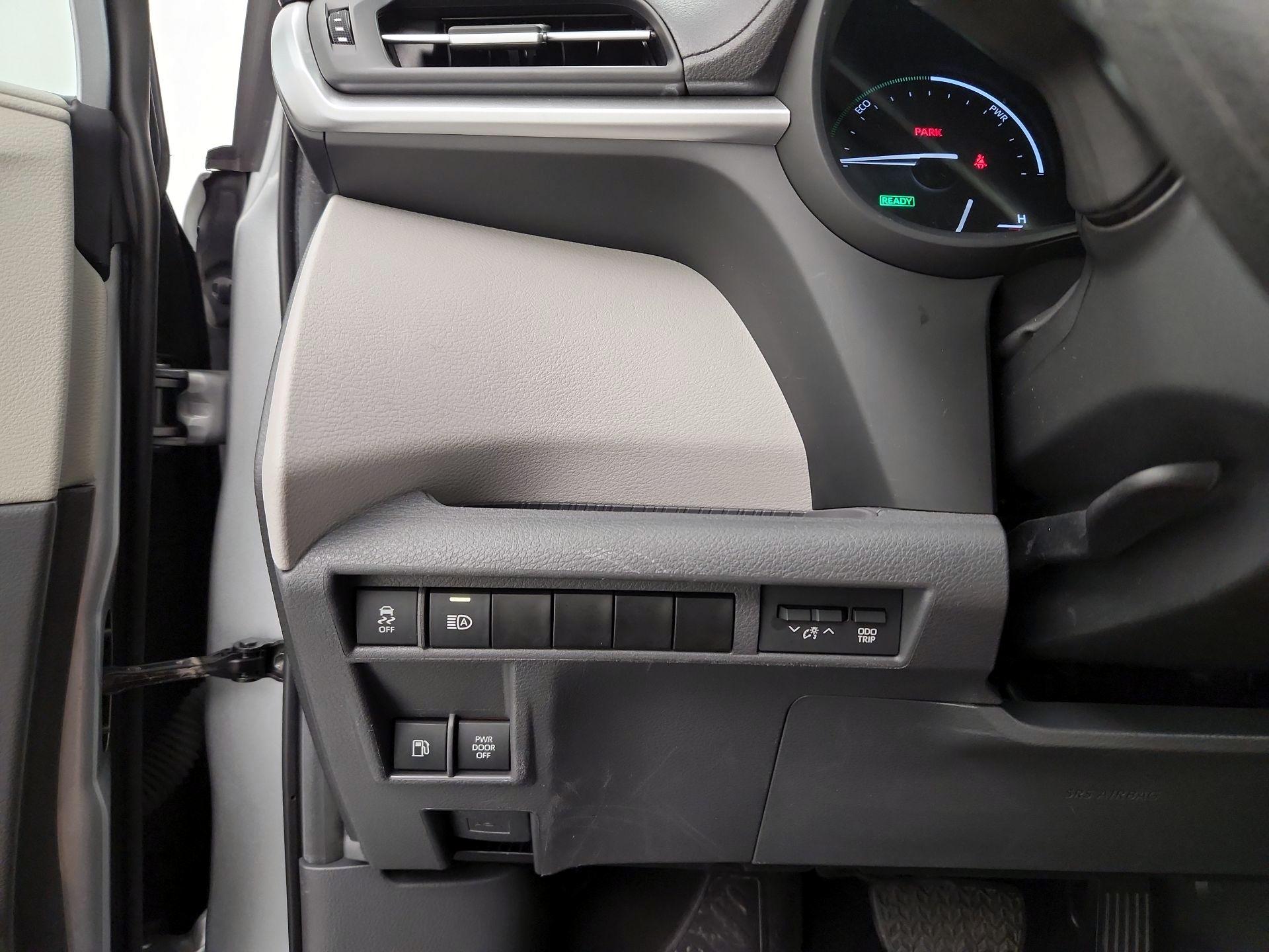 Thumbnail: 2024 Toyota Sienna - 13