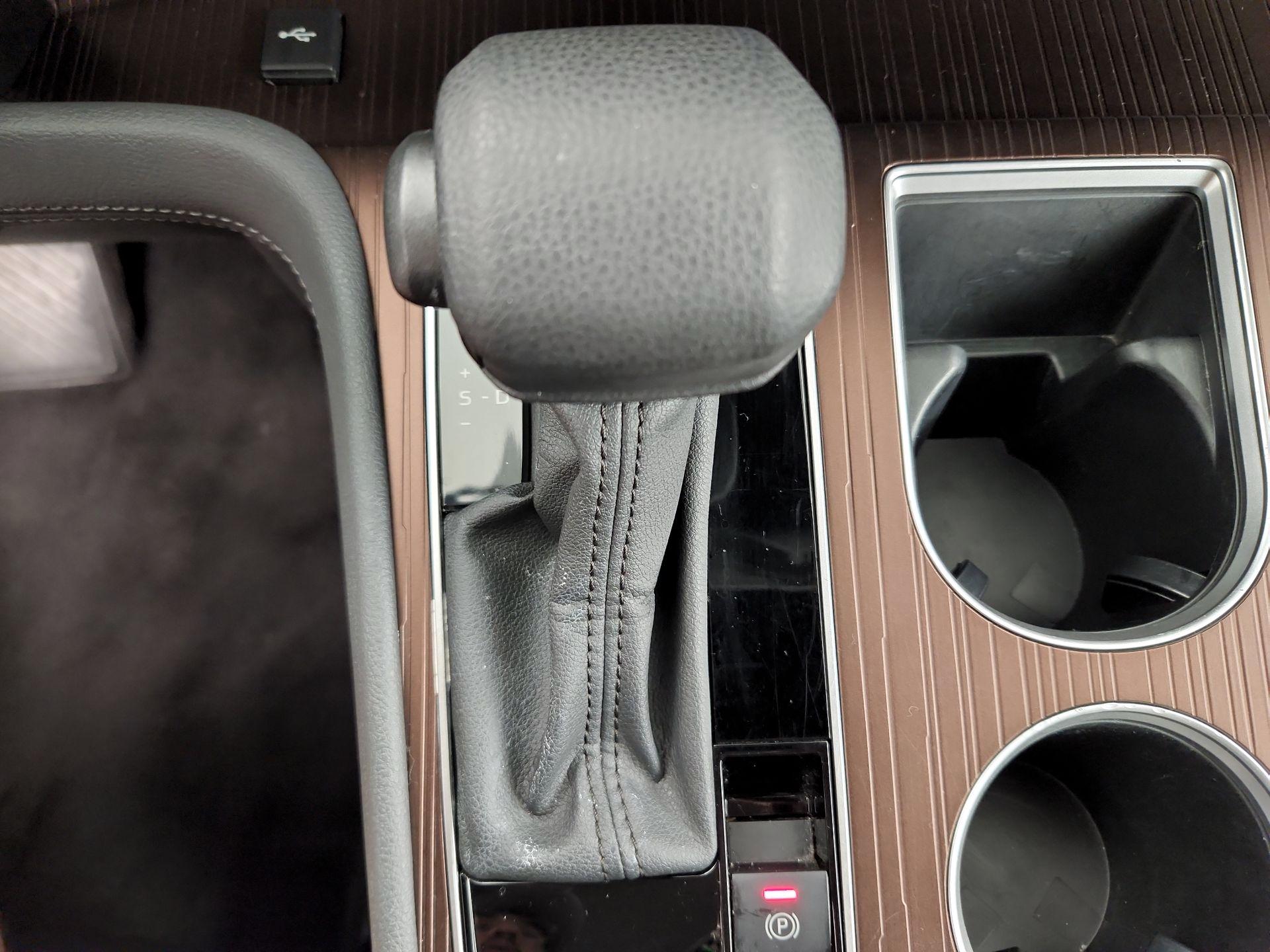 Thumbnail: 2024 Toyota Sienna - 17