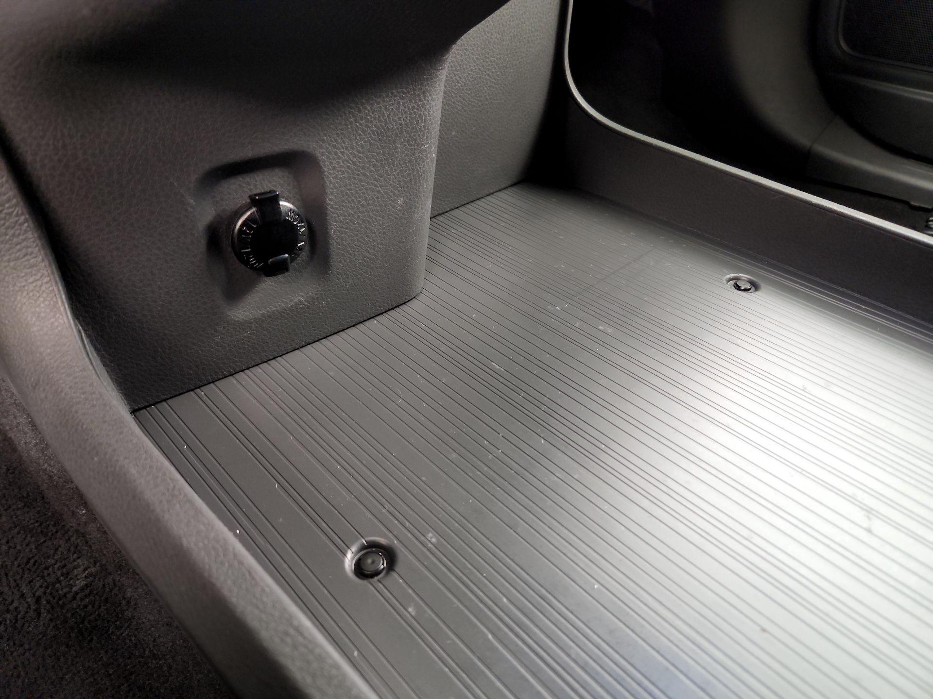 Thumbnail: 2024 Toyota Sienna - 18