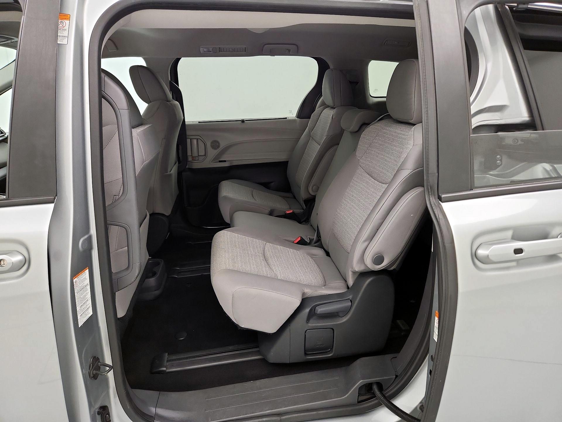 Thumbnail: 2024 Toyota Sienna - 19