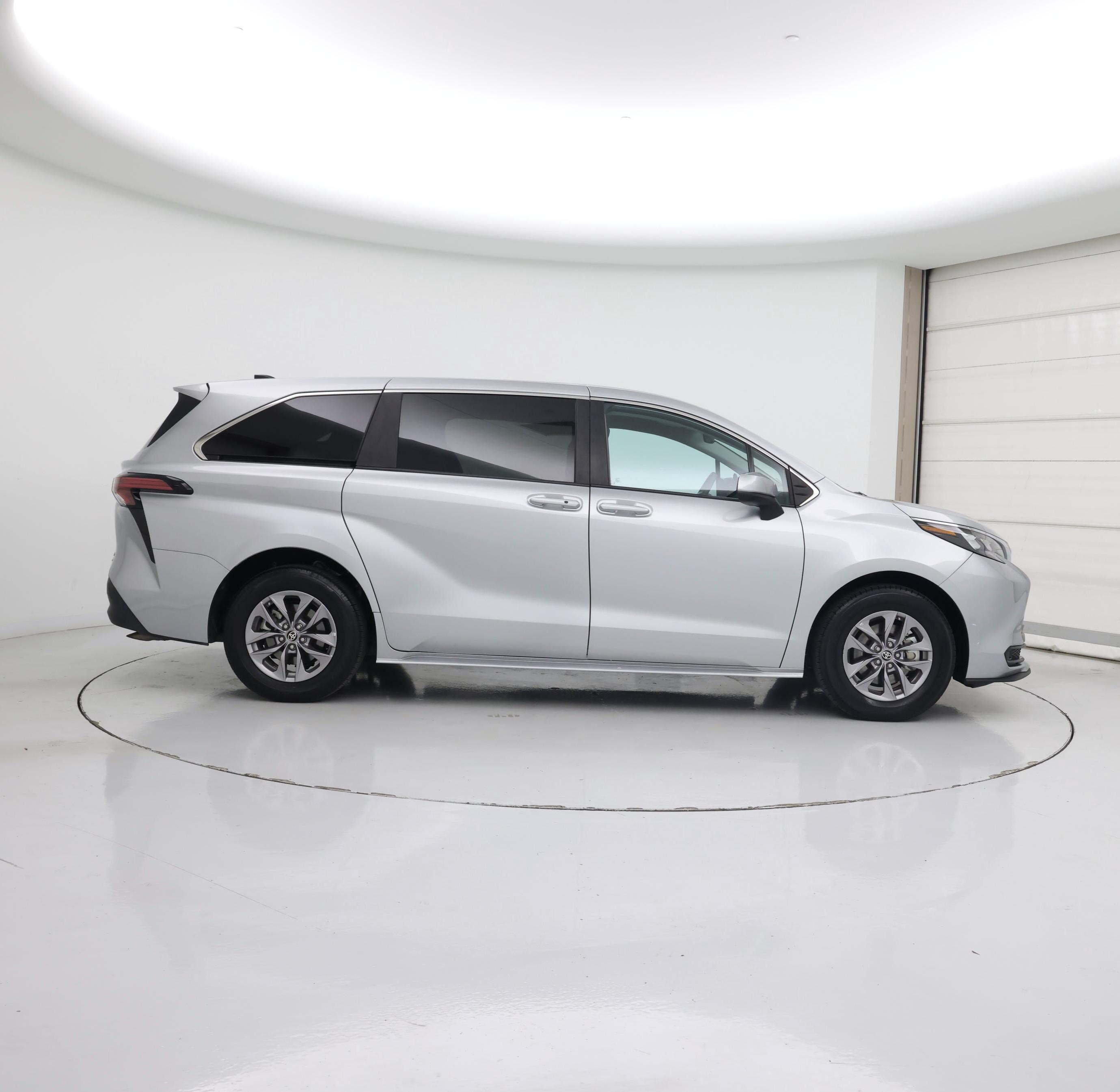 Thumbnail: 2024 Toyota Sienna - 7