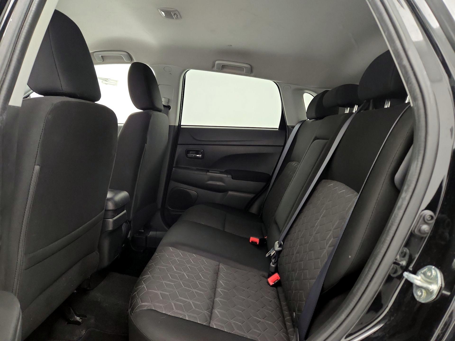 Thumbnail: 2023 Mitsubishi Outlander Sport - 19