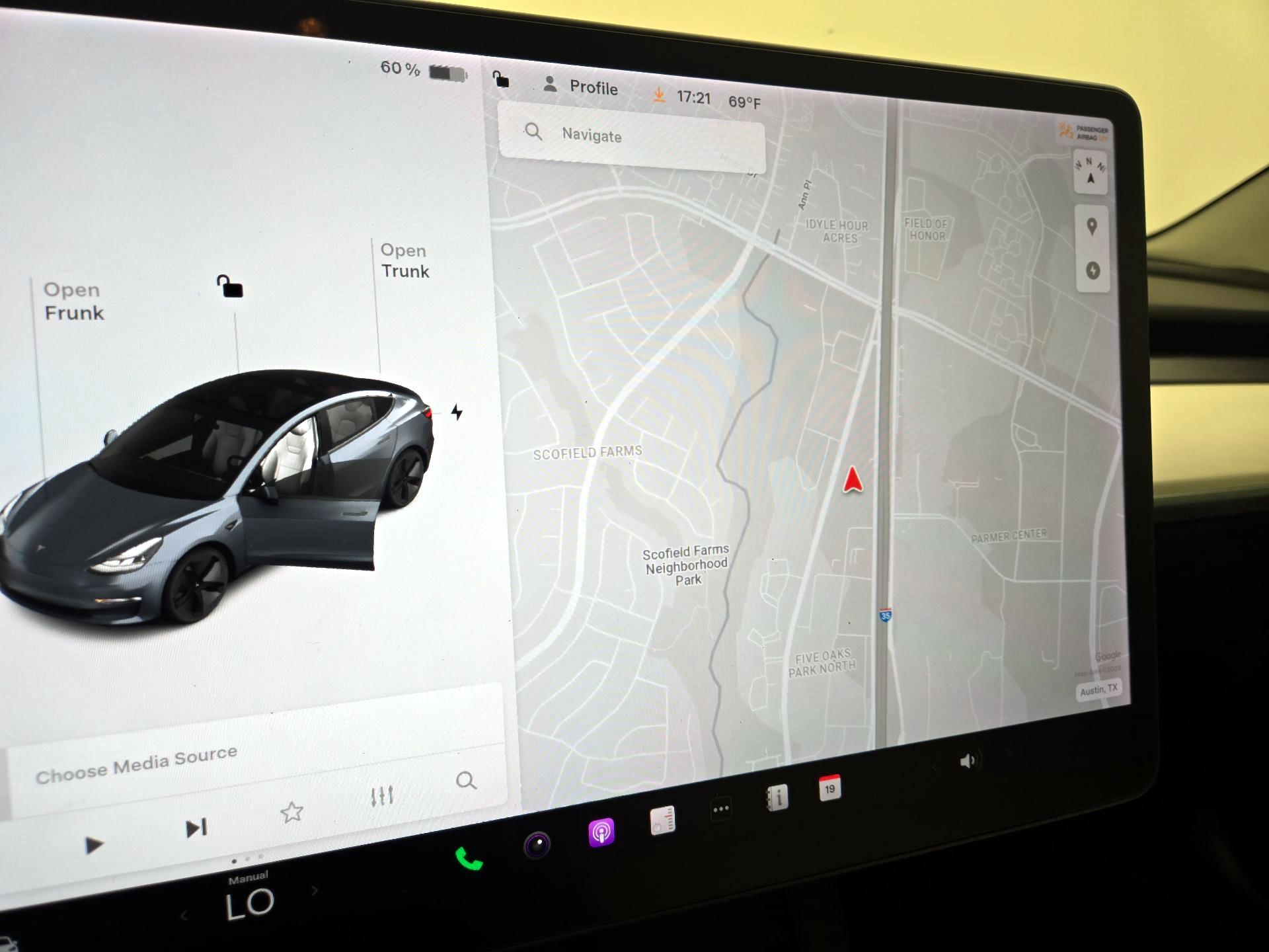 Thumbnail: 2022 Tesla Model 3 - 14