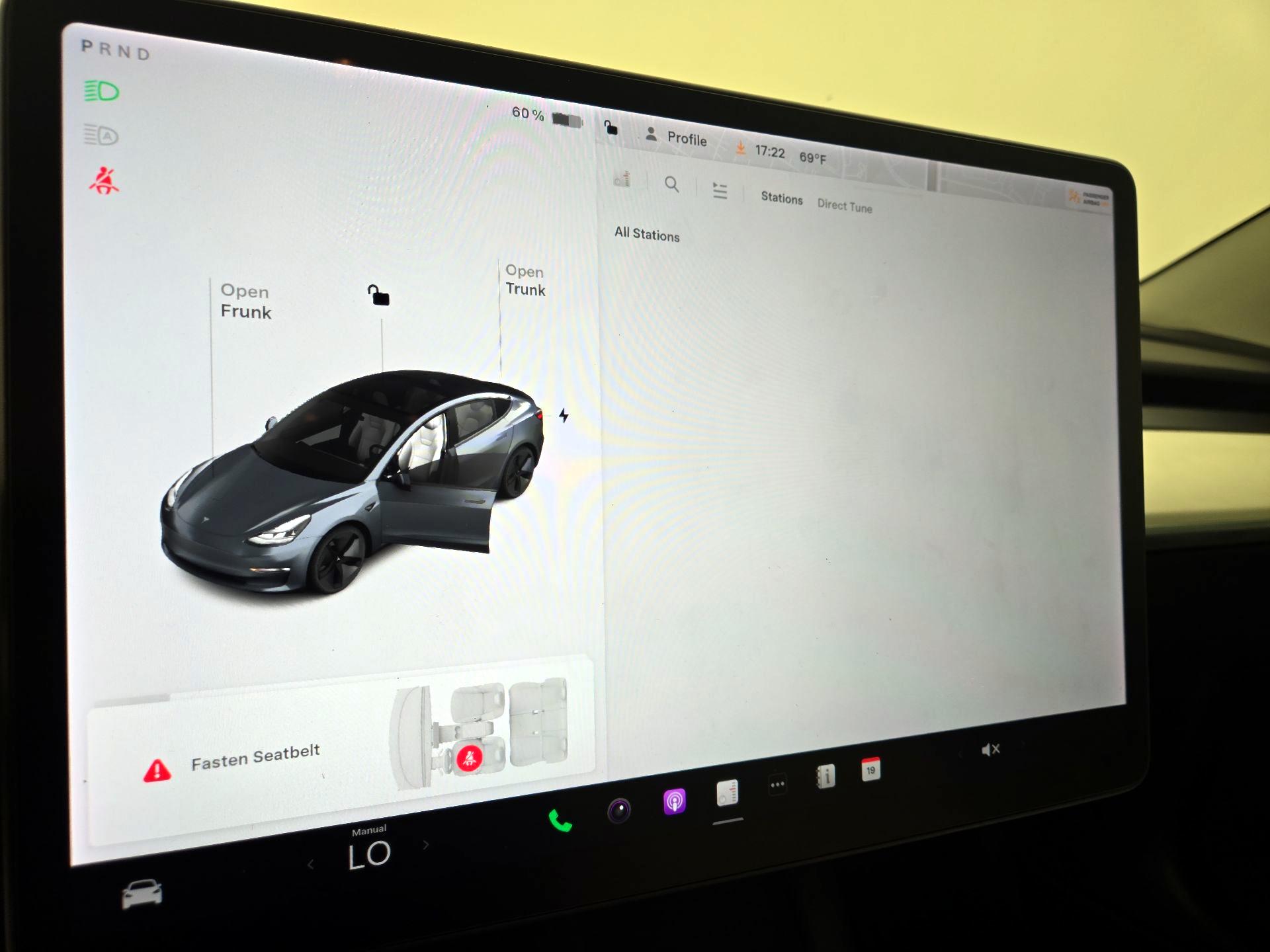 Thumbnail: 2022 Tesla Model 3 - 16