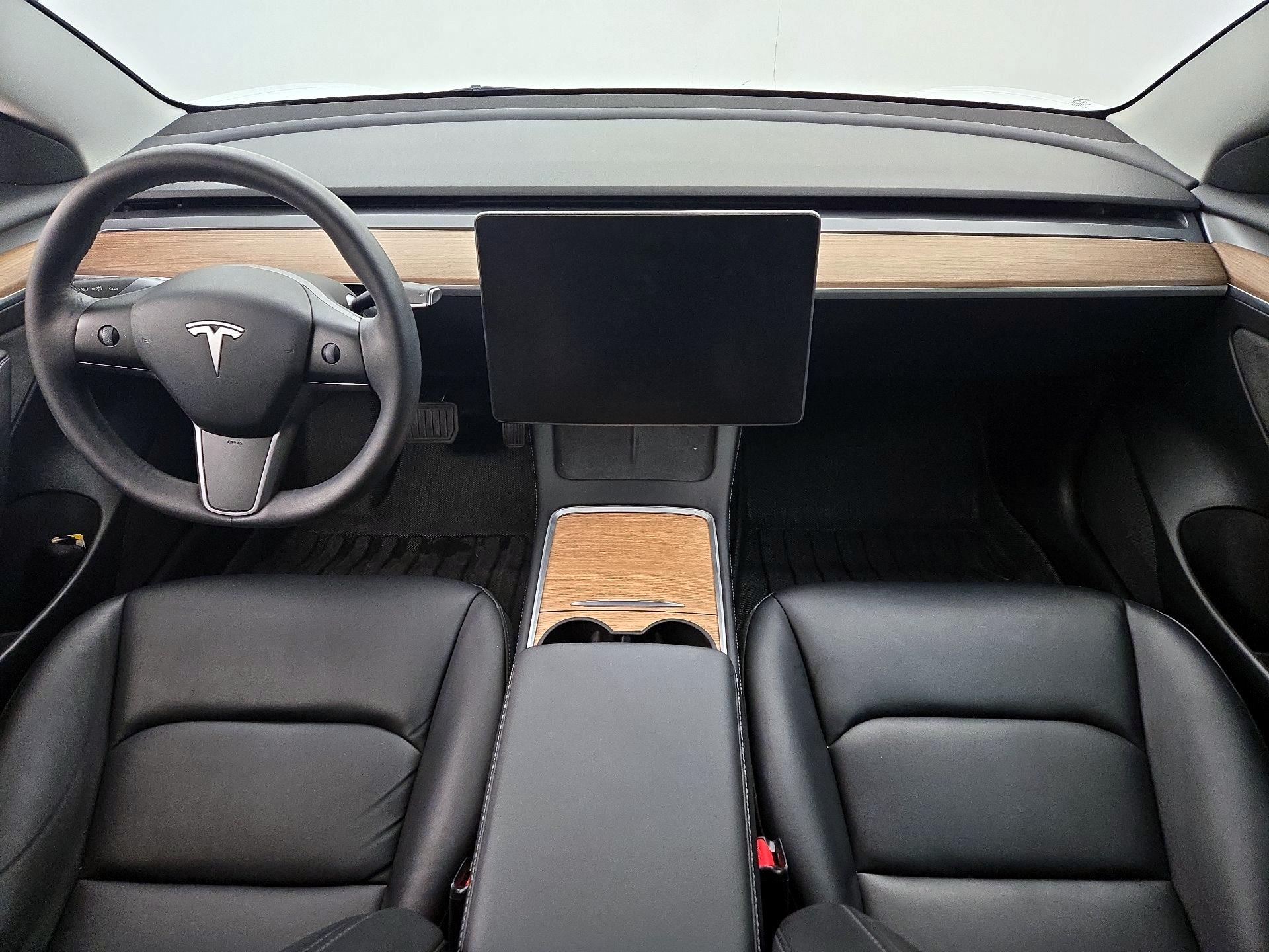 Thumbnail: 2022 Tesla Model 3 - 9