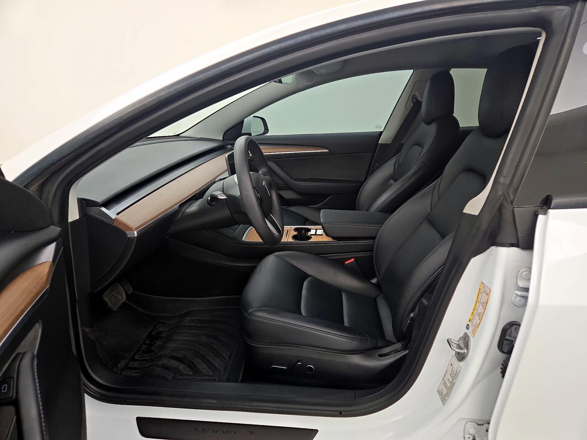 Thumbnail: 2022 Tesla Model 3 - 11