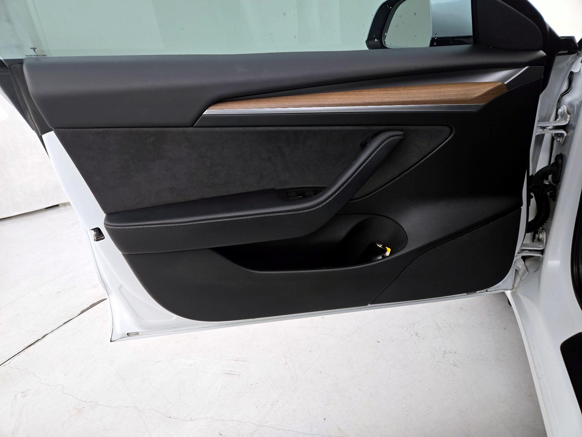 Thumbnail: 2022 Tesla Model 3 - 12