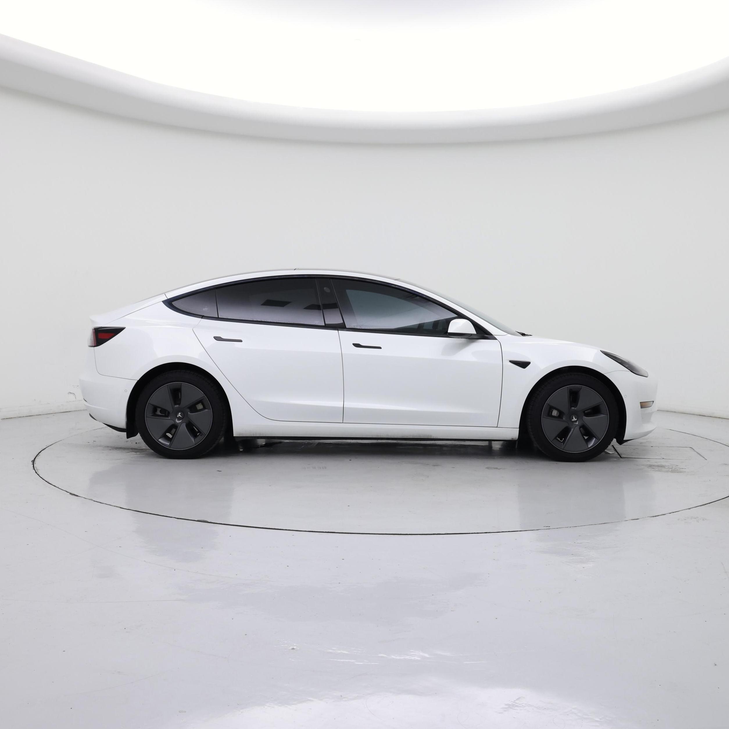 Thumbnail: 2022 Tesla Model 3 - 7