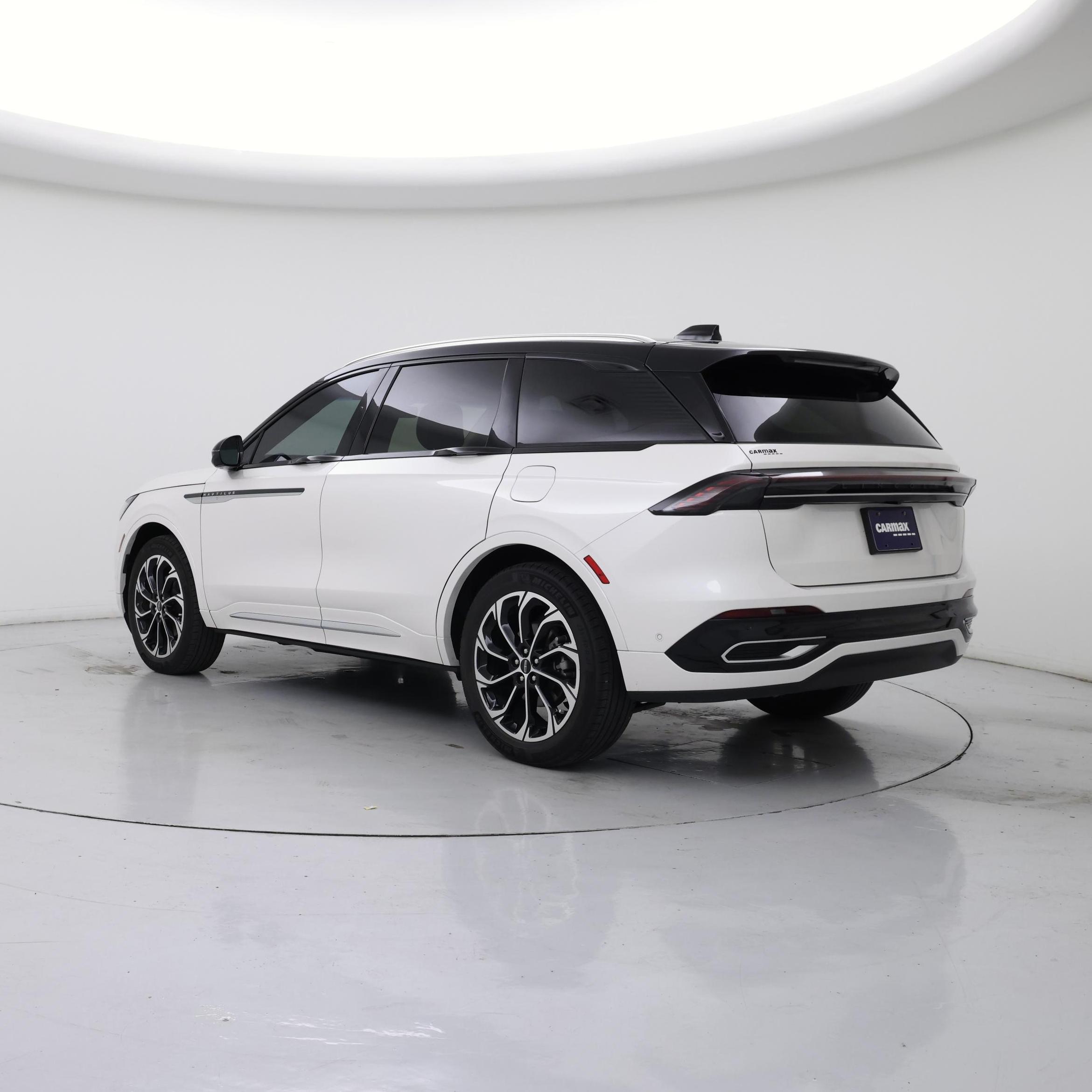 Thumbnail: 2024 Lincoln Nautilus - 2