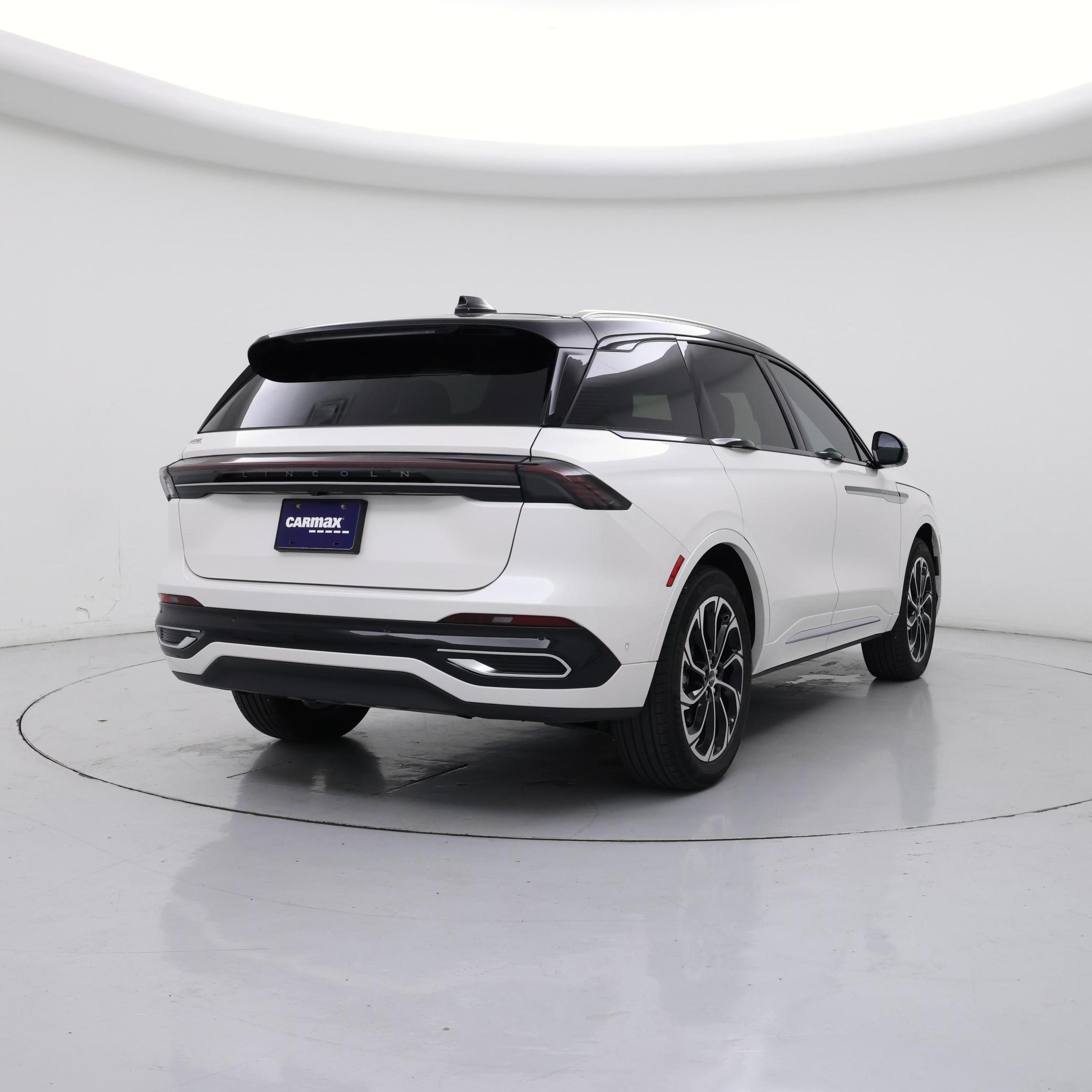 Thumbnail: 2024 Lincoln Nautilus - 8