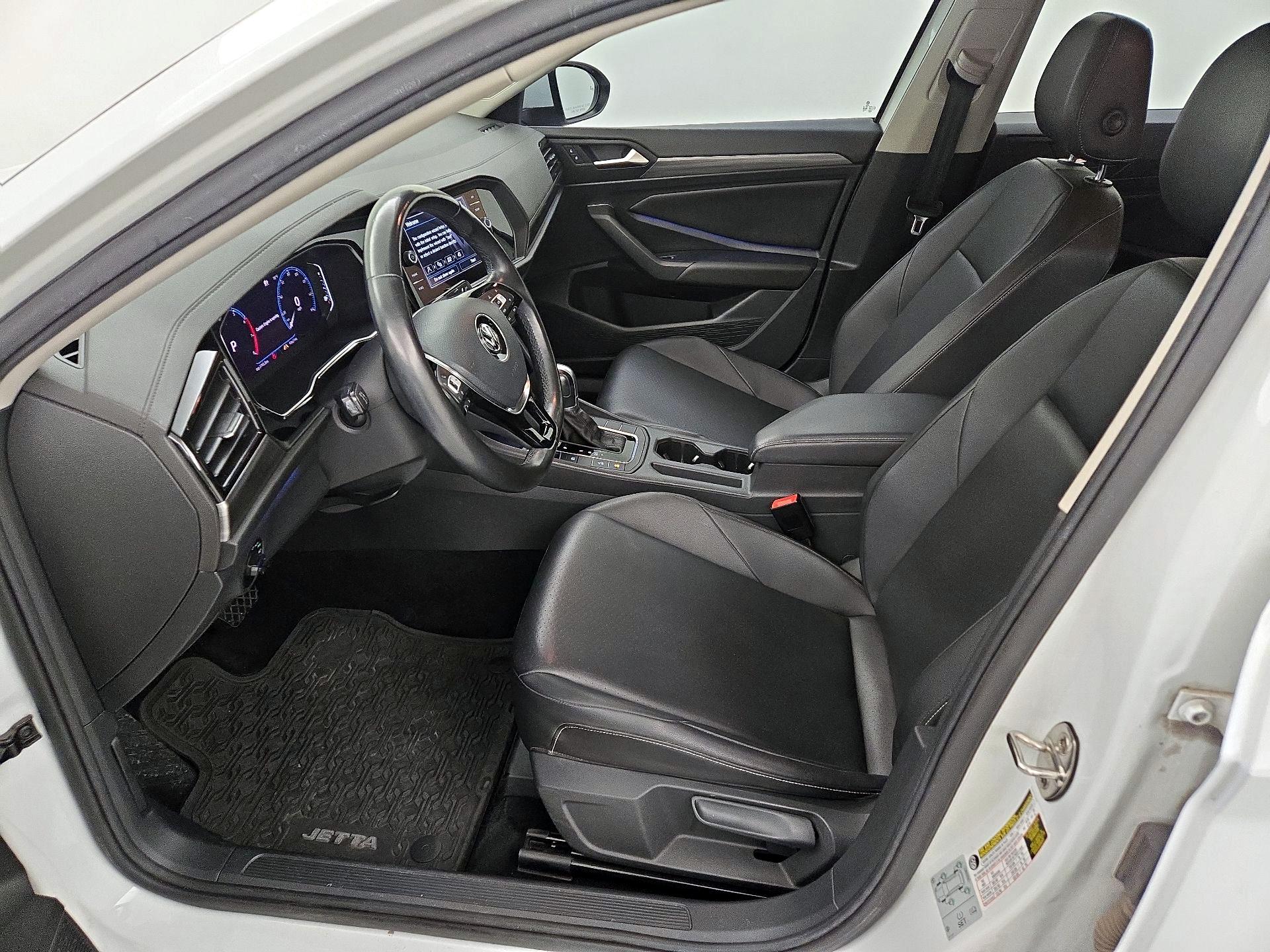 Thumbnail: 2019 Volkswagen Jetta - 11