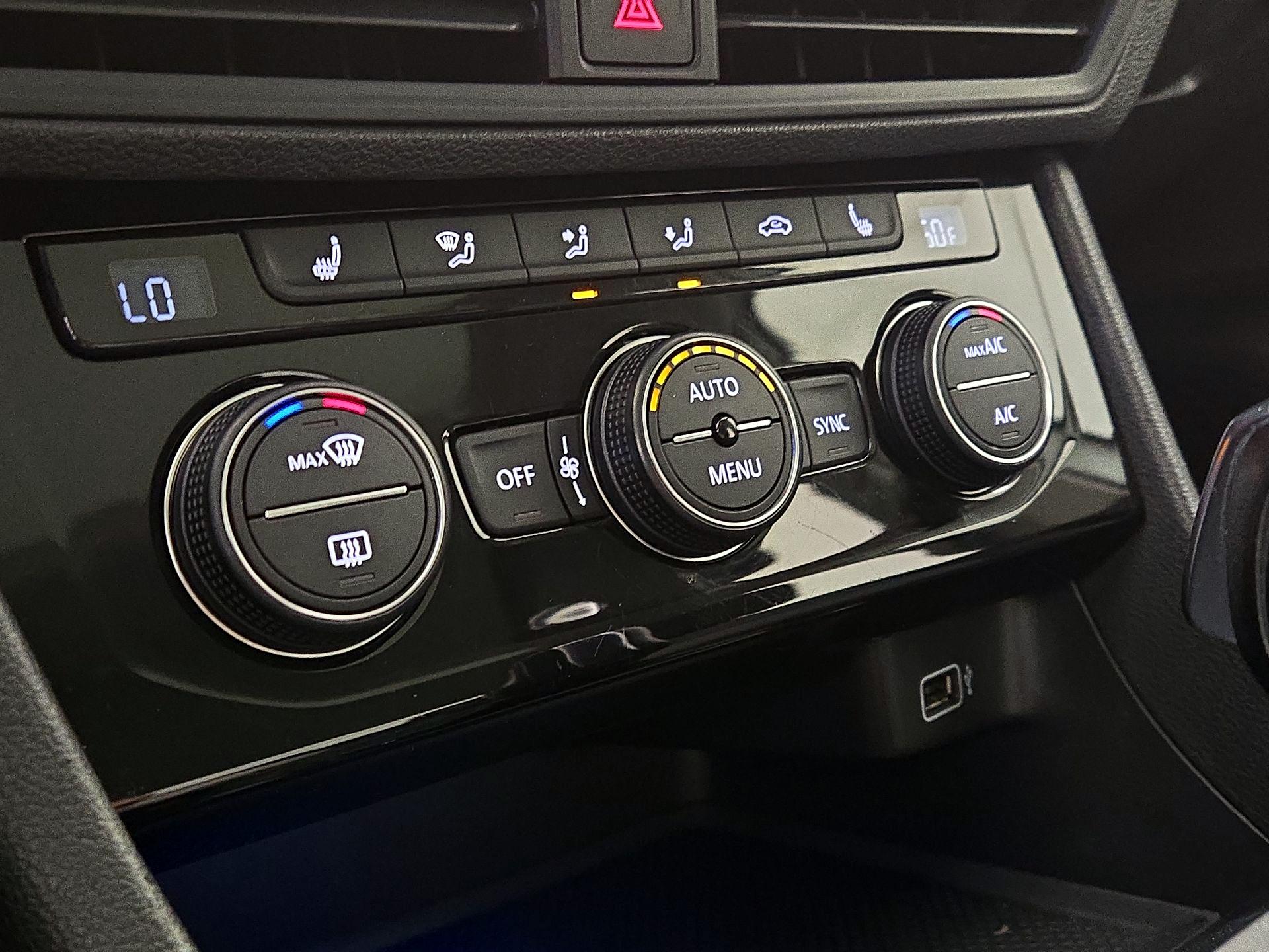 Thumbnail: 2019 Volkswagen Jetta - 16