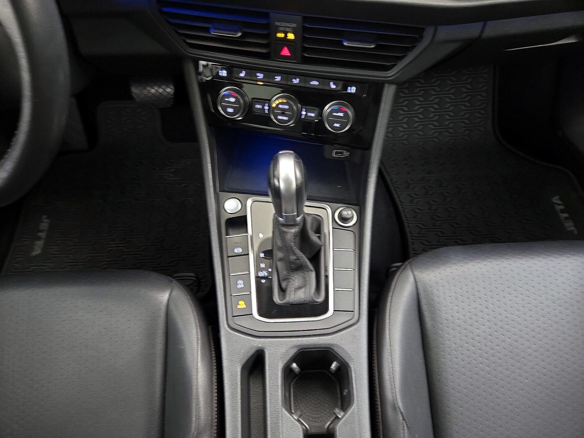 Thumbnail: 2019 Volkswagen Jetta - 17