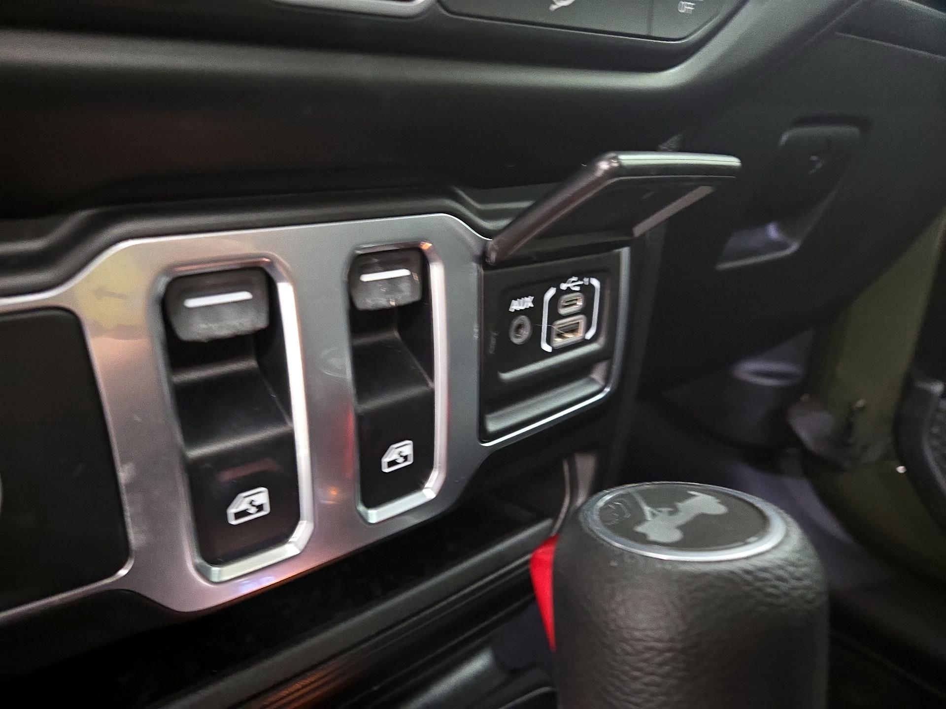 Thumbnail: 2021 Jeep Wrangler - 18