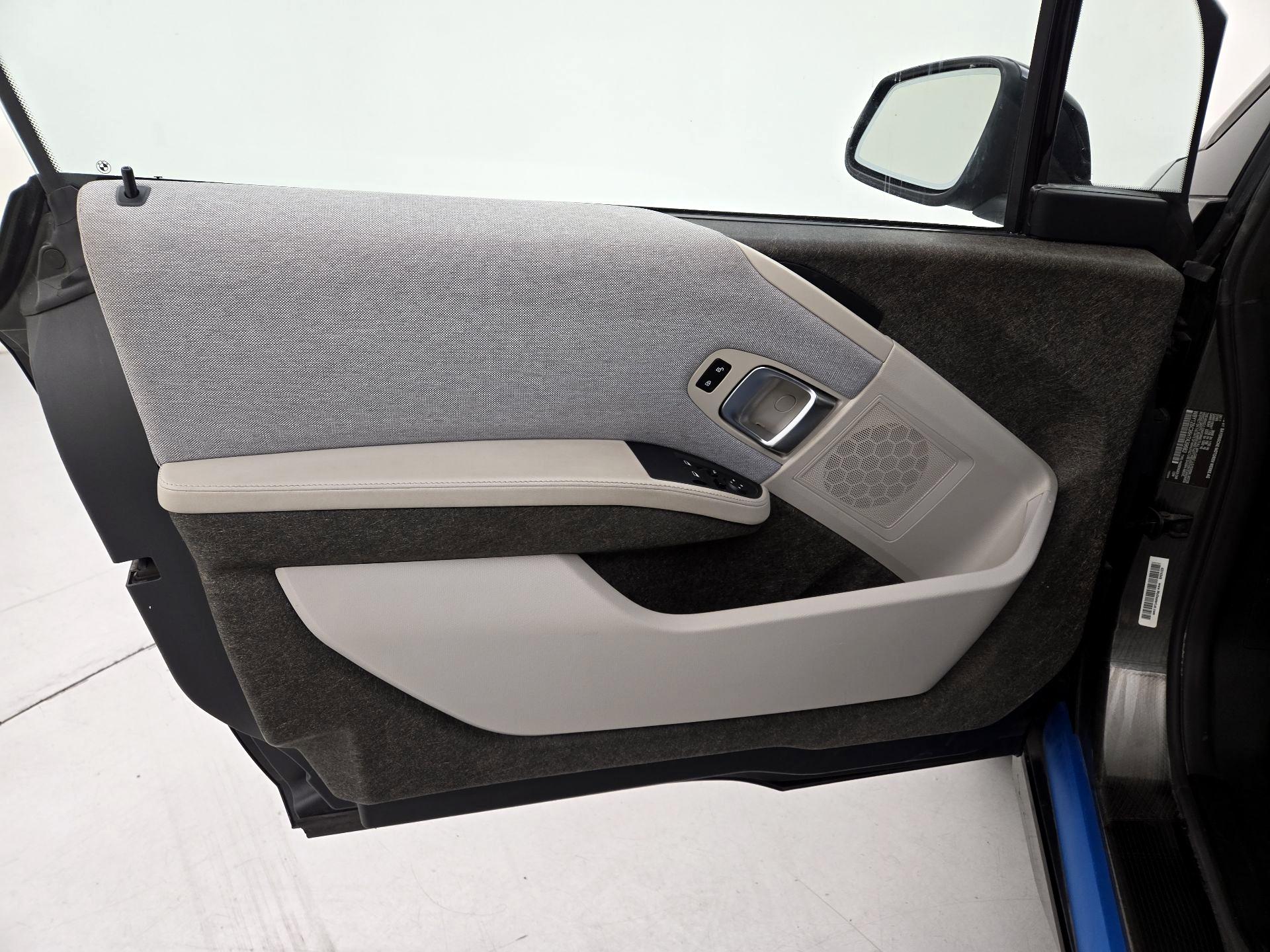 Thumbnail: 2017 BMW i3 - 12