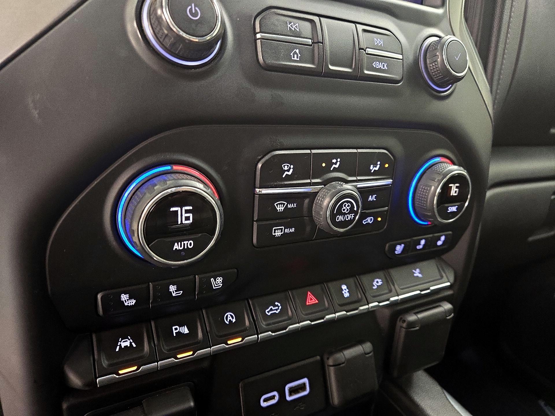 Thumbnail: 2020 Chevrolet Silverado 1500 - 16