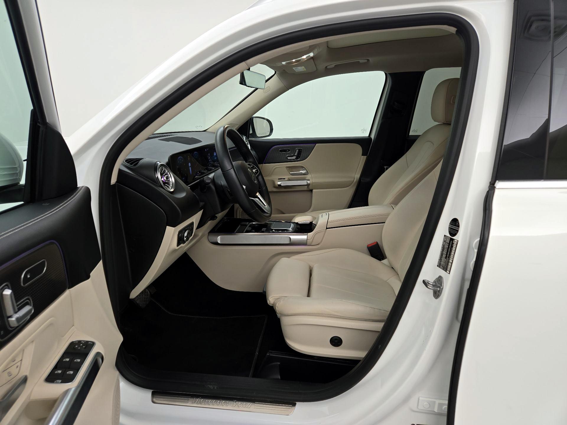 Thumbnail: 2021 Mercedes-Benz GLB - 11