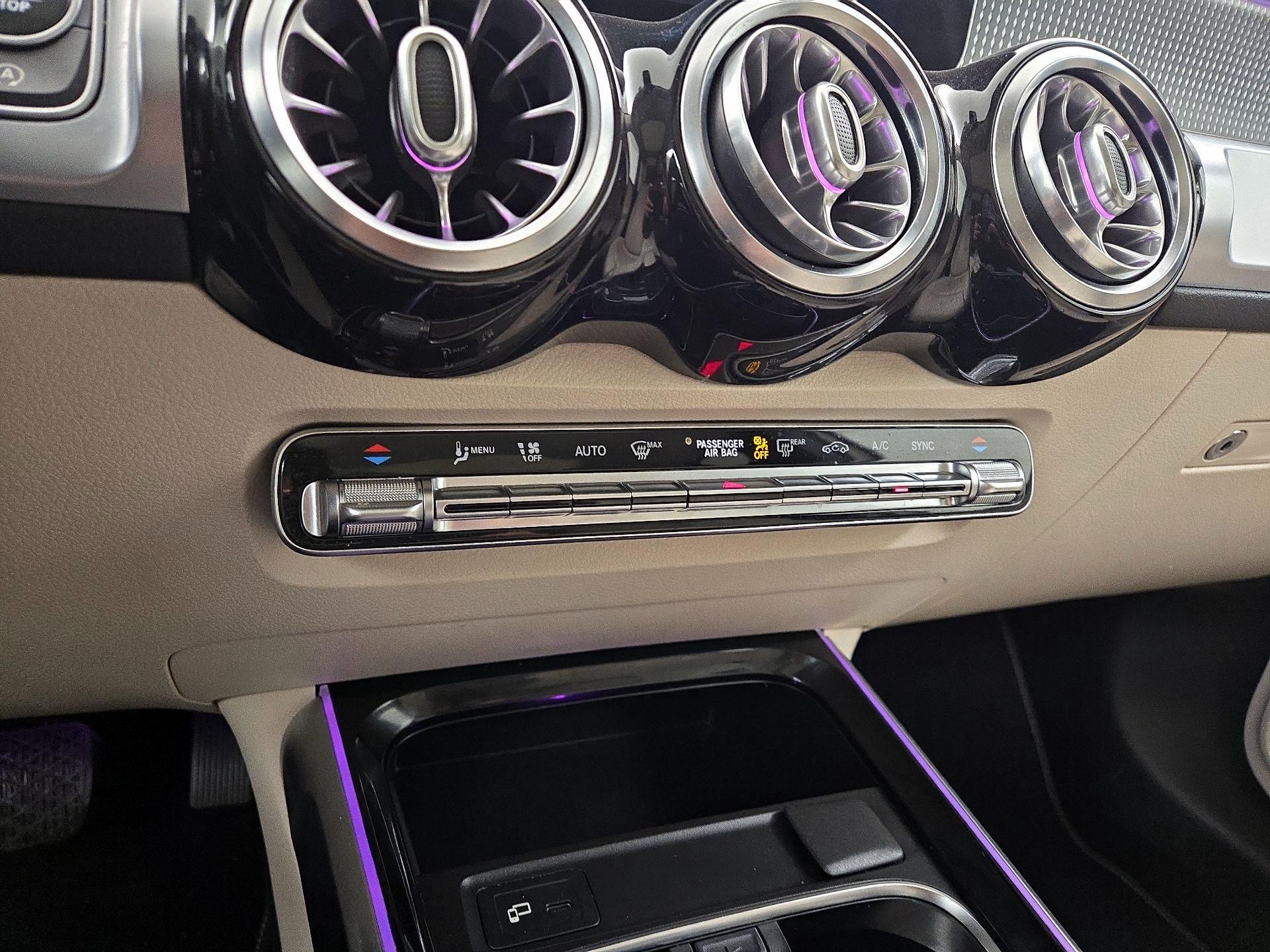 Thumbnail: 2021 Mercedes-Benz GLB - 16