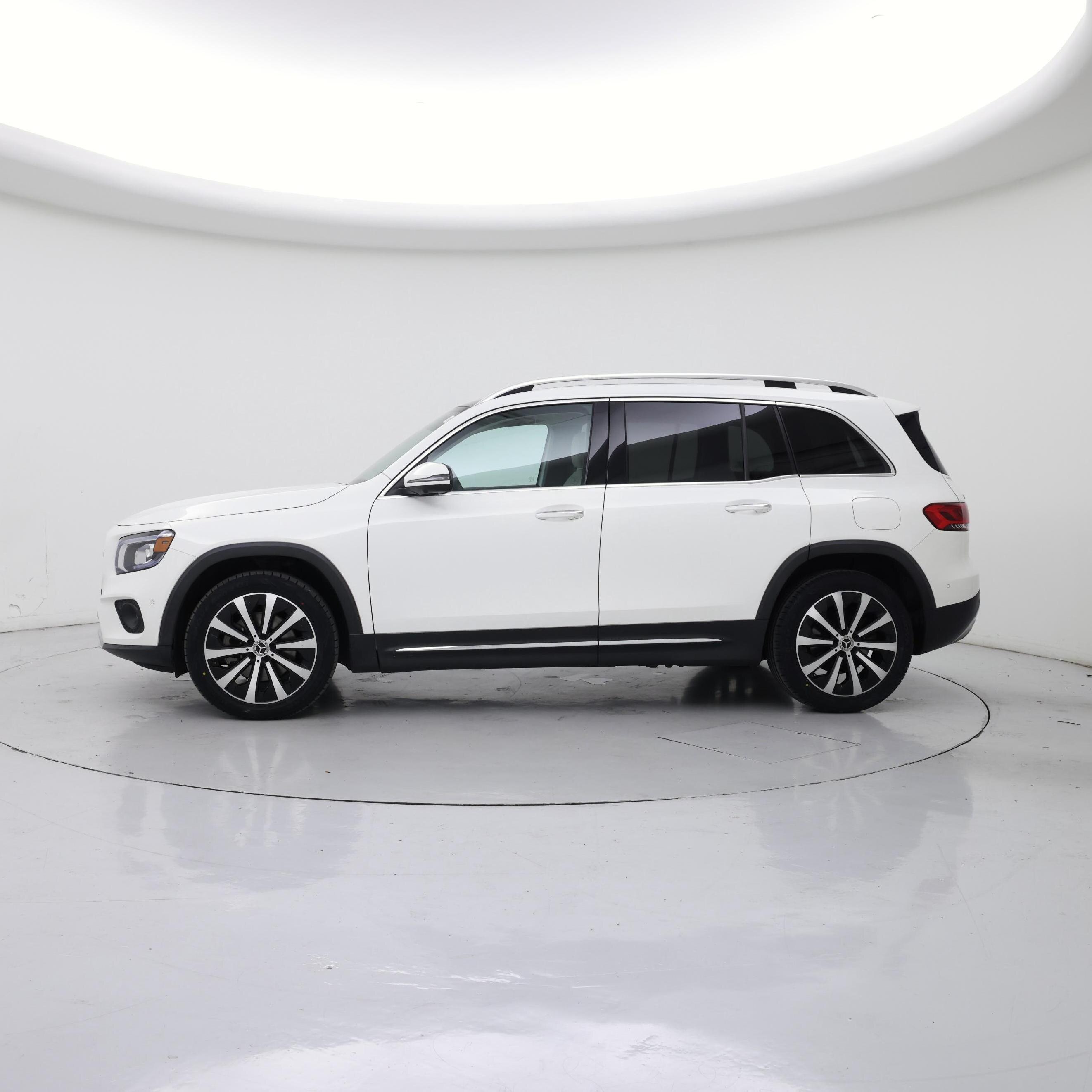 Thumbnail: 2021 Mercedes-Benz GLB - 3