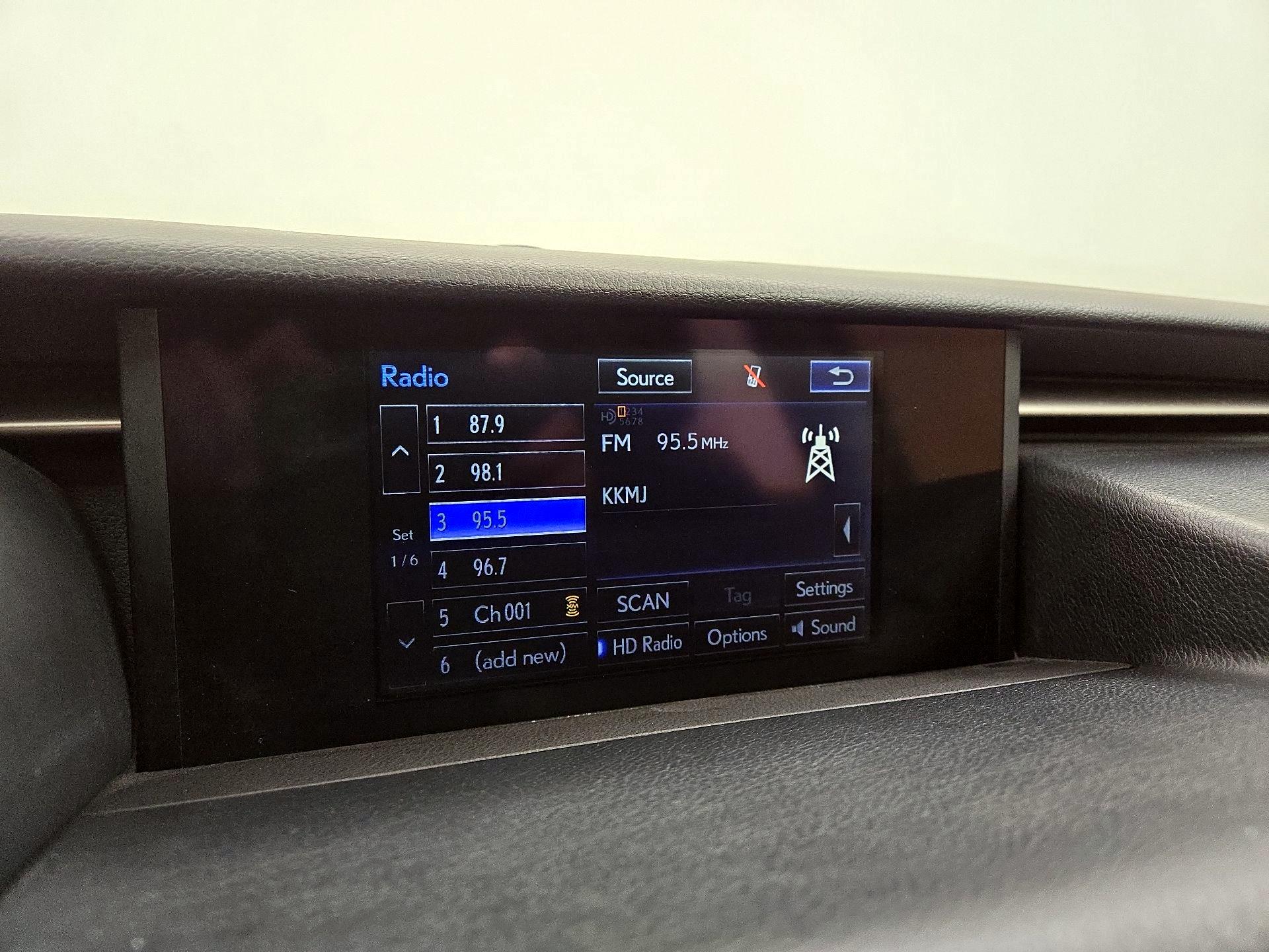 Thumbnail: 2015 Lexus IS - 16