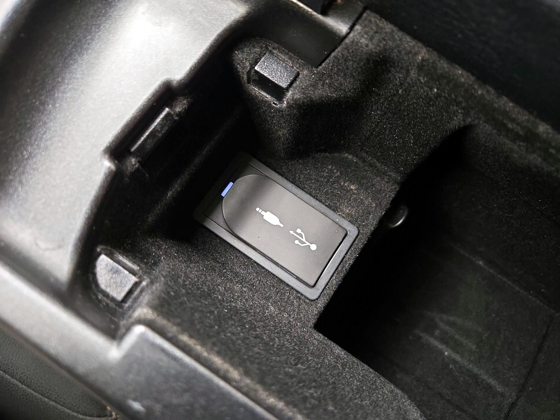 Thumbnail: 2015 Lexus IS - 19