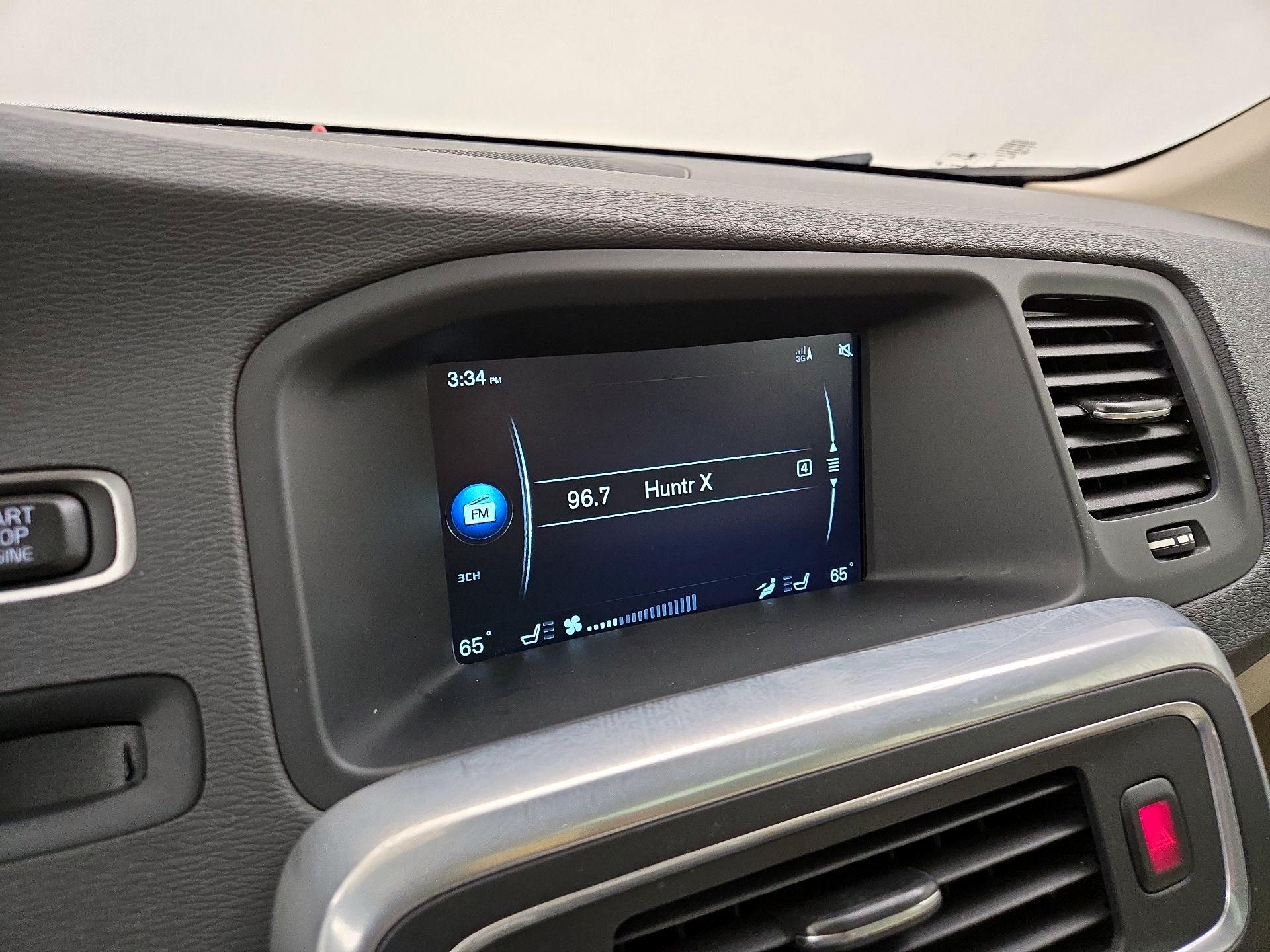 Thumbnail: 2016 Volvo V60 - 15