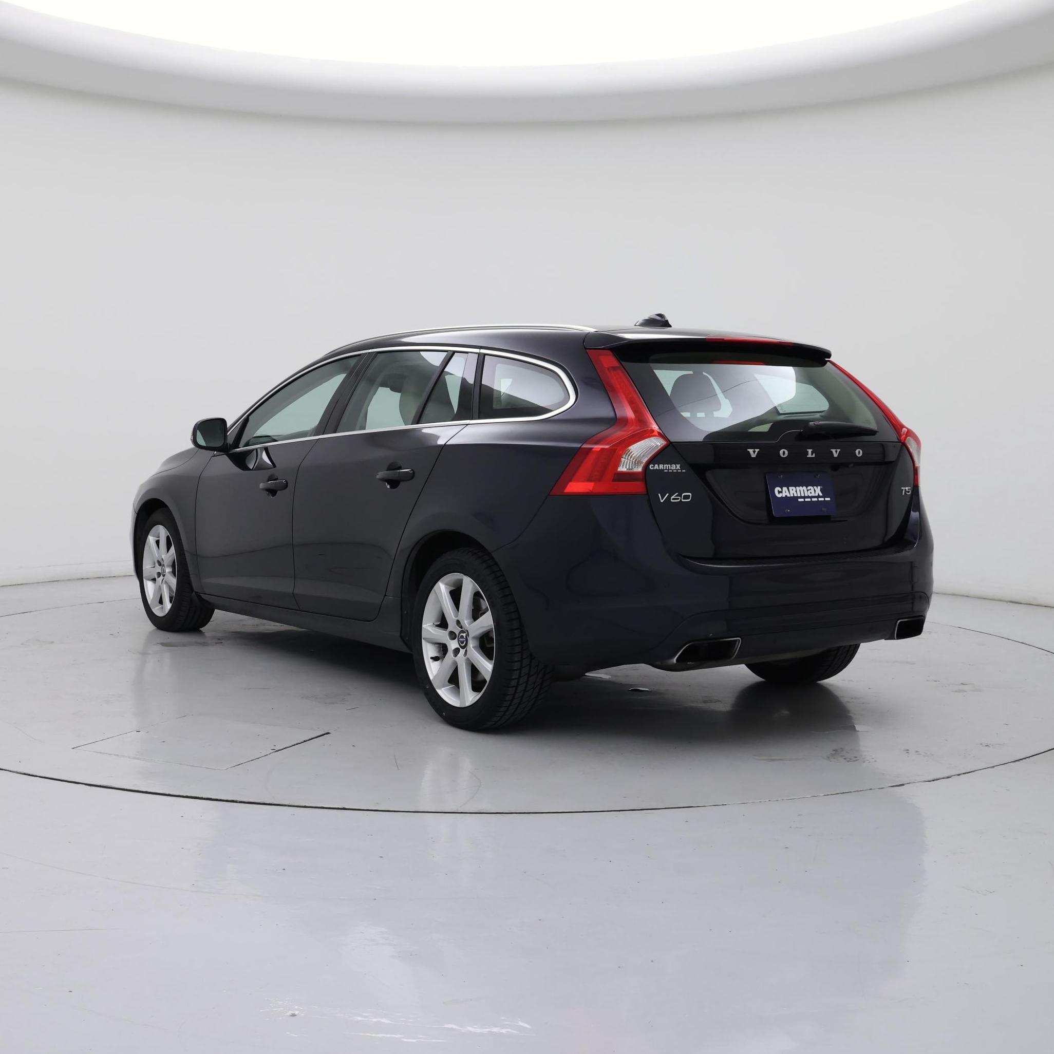 Thumbnail: 2016 Volvo V60 - 2