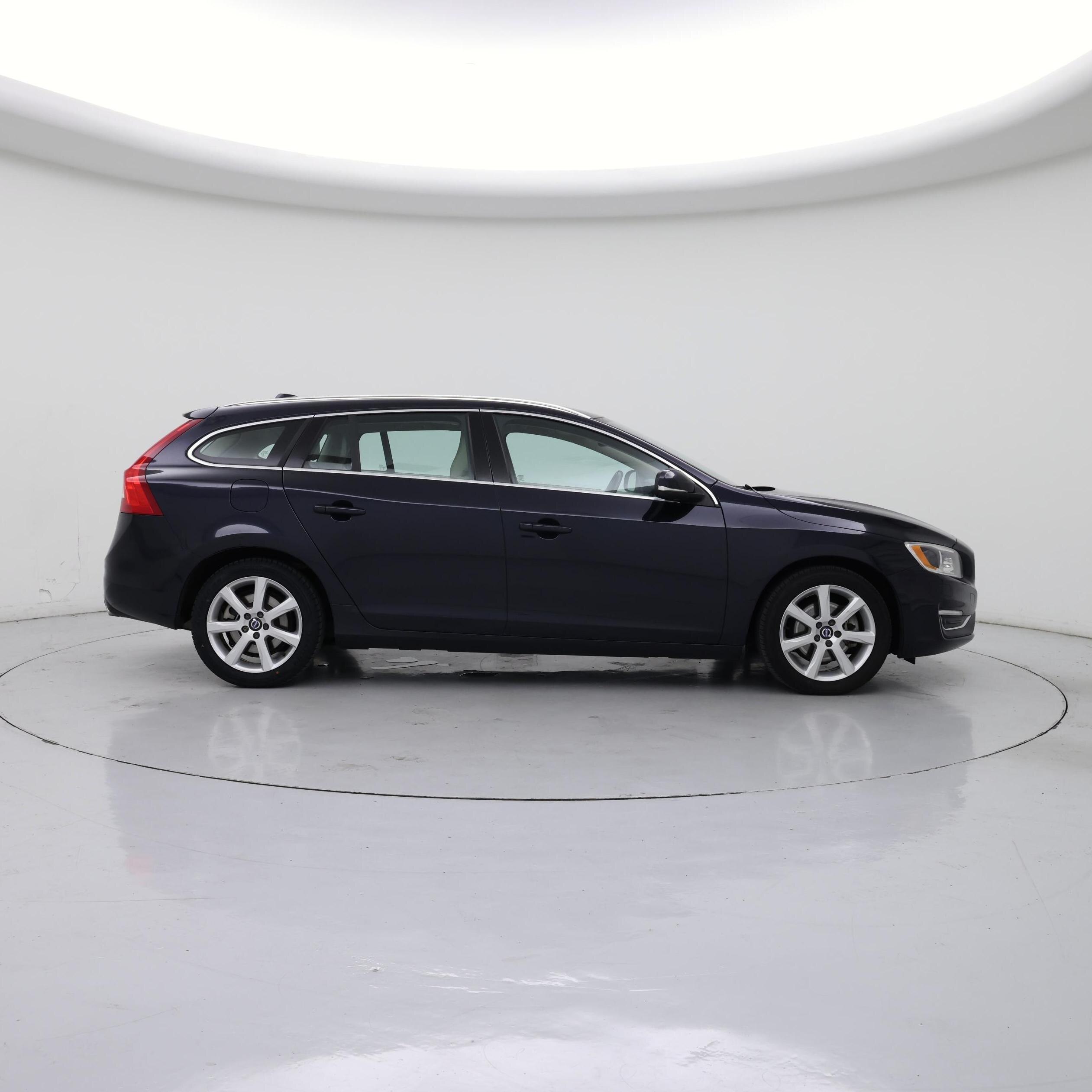 Thumbnail: 2016 Volvo V60 - 7