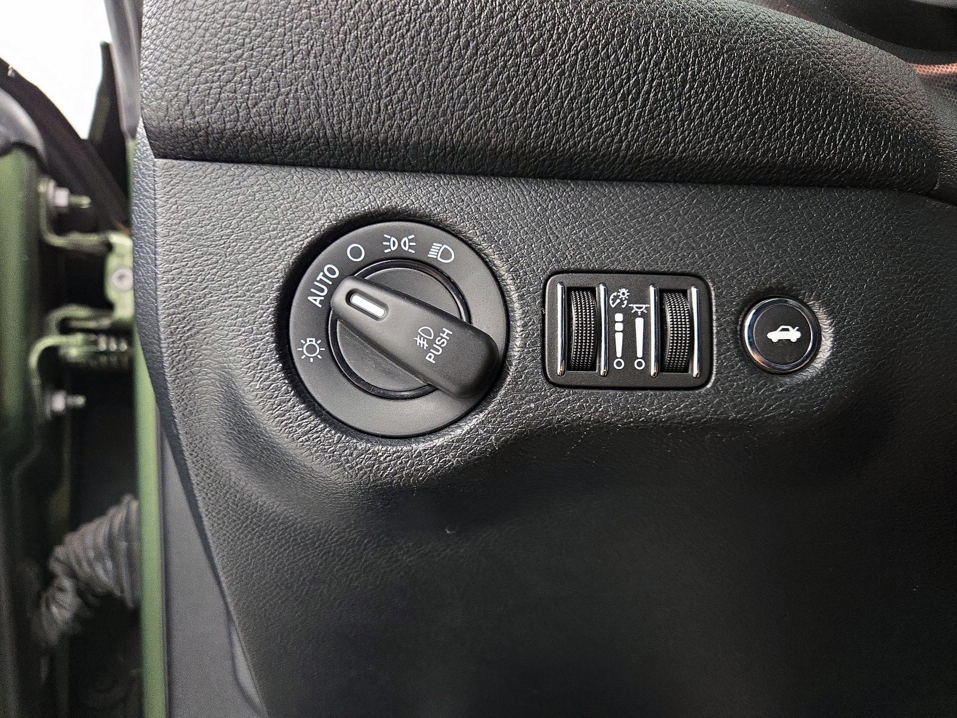 Thumbnail: 2018 Dodge Challenger - 13