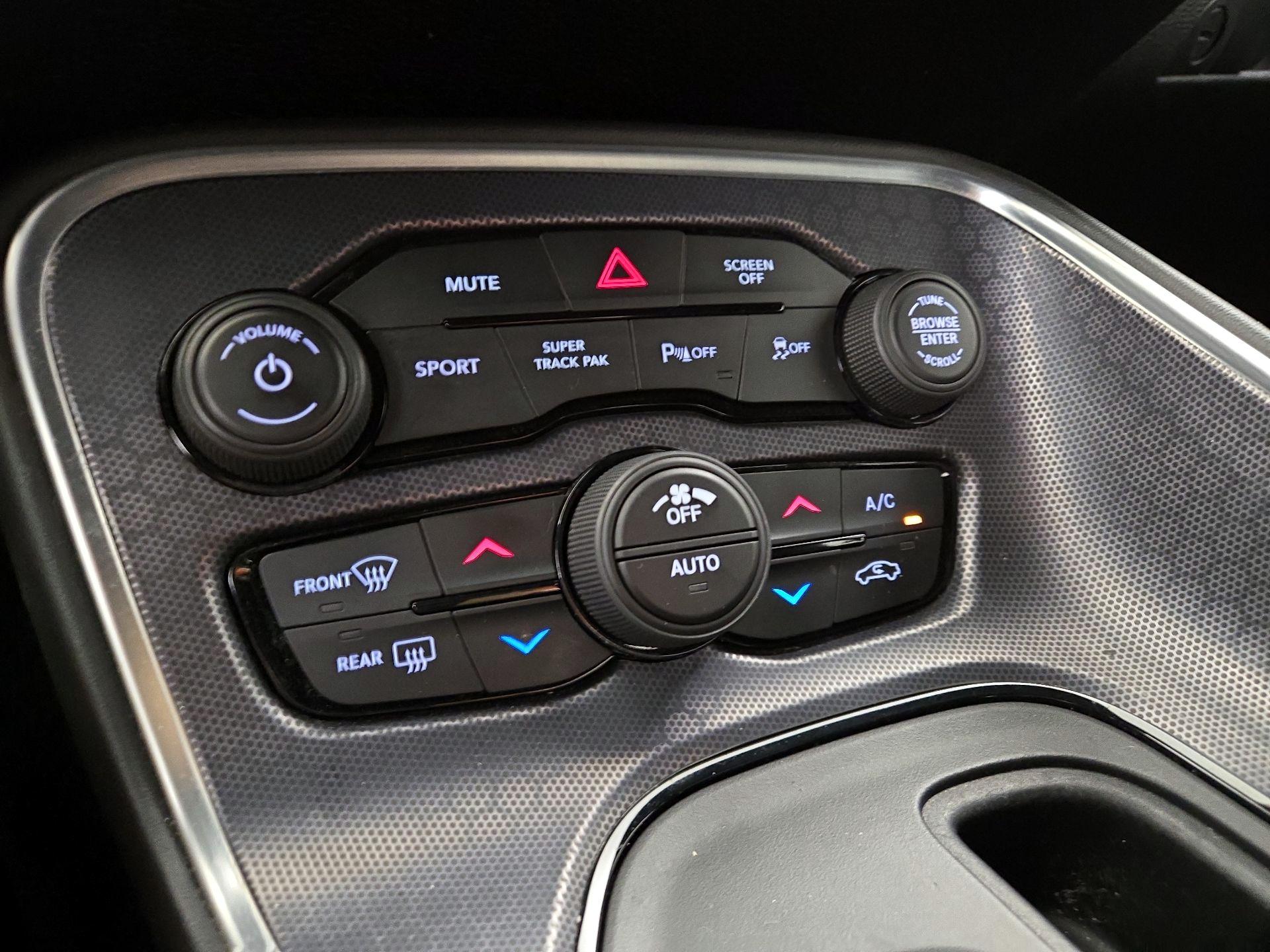 Thumbnail: 2018 Dodge Challenger - 16