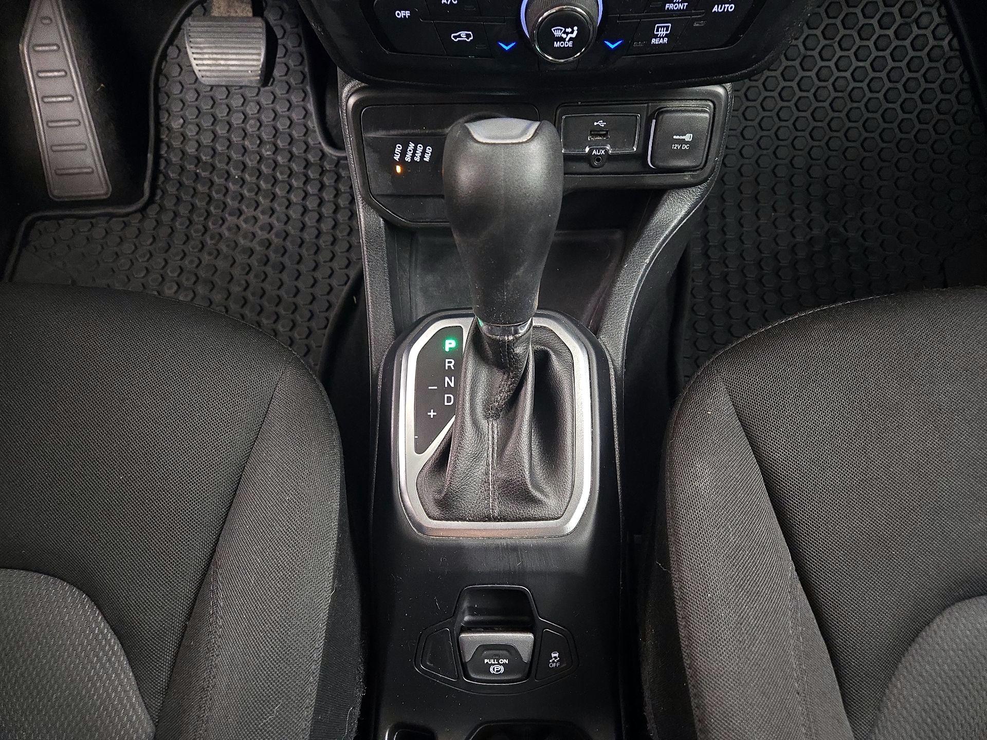 Thumbnail: 2018 Jeep Renegade - 18