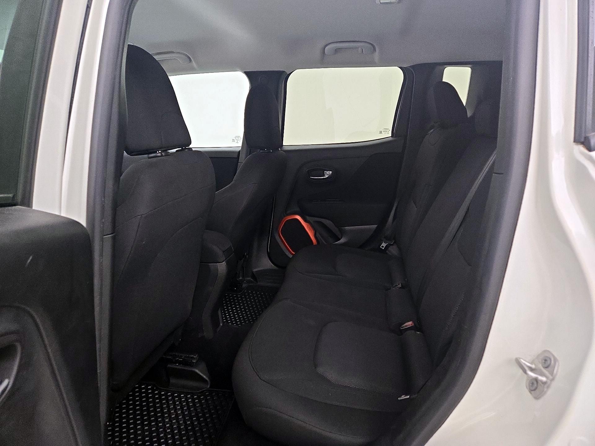 Thumbnail: 2018 Jeep Renegade - 20