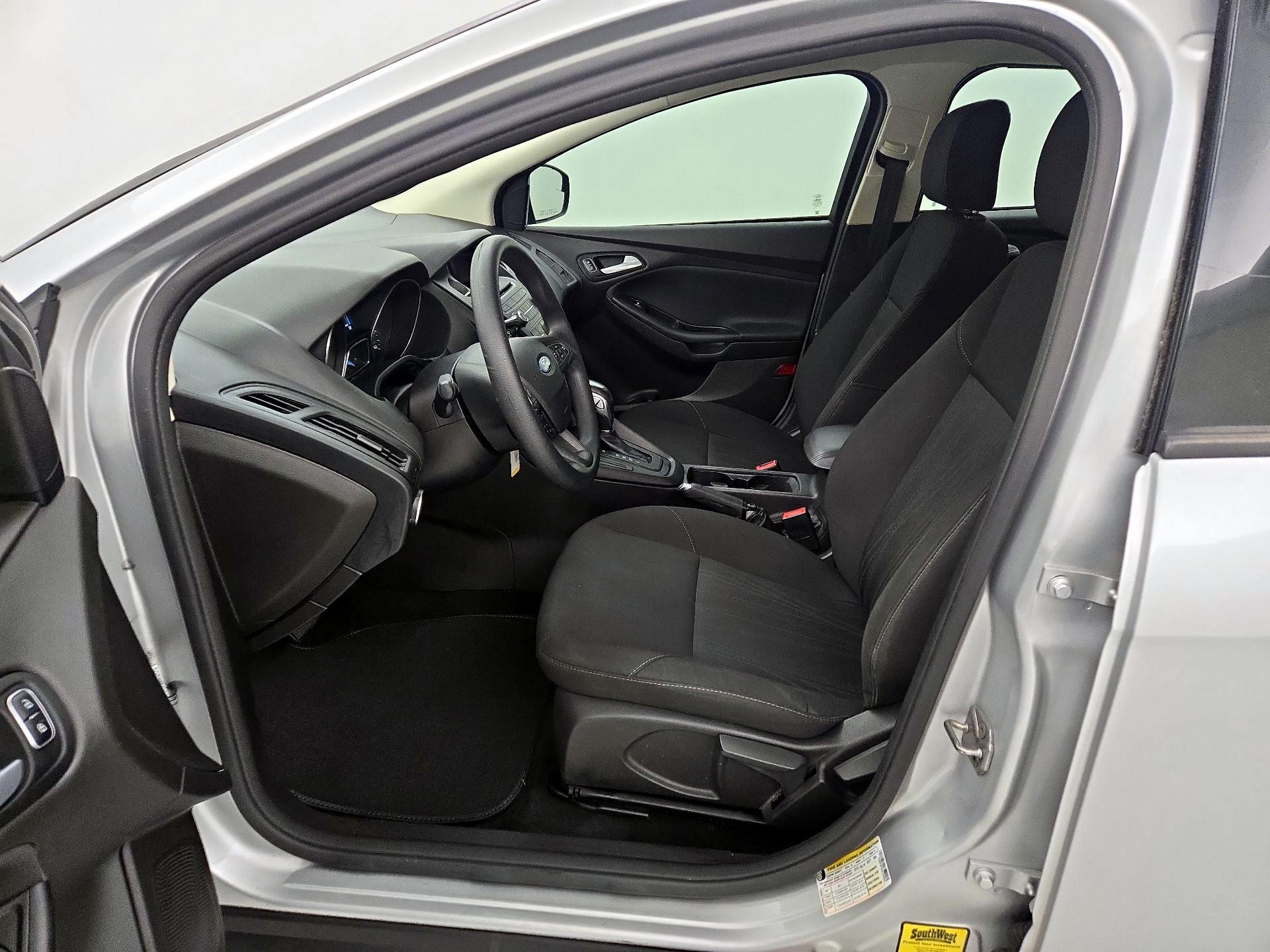 Thumbnail: 2016 Ford Focus - 11