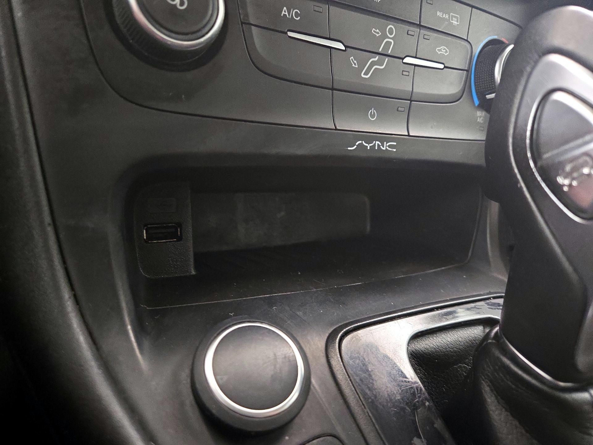 Thumbnail: 2016 Ford Focus - 18