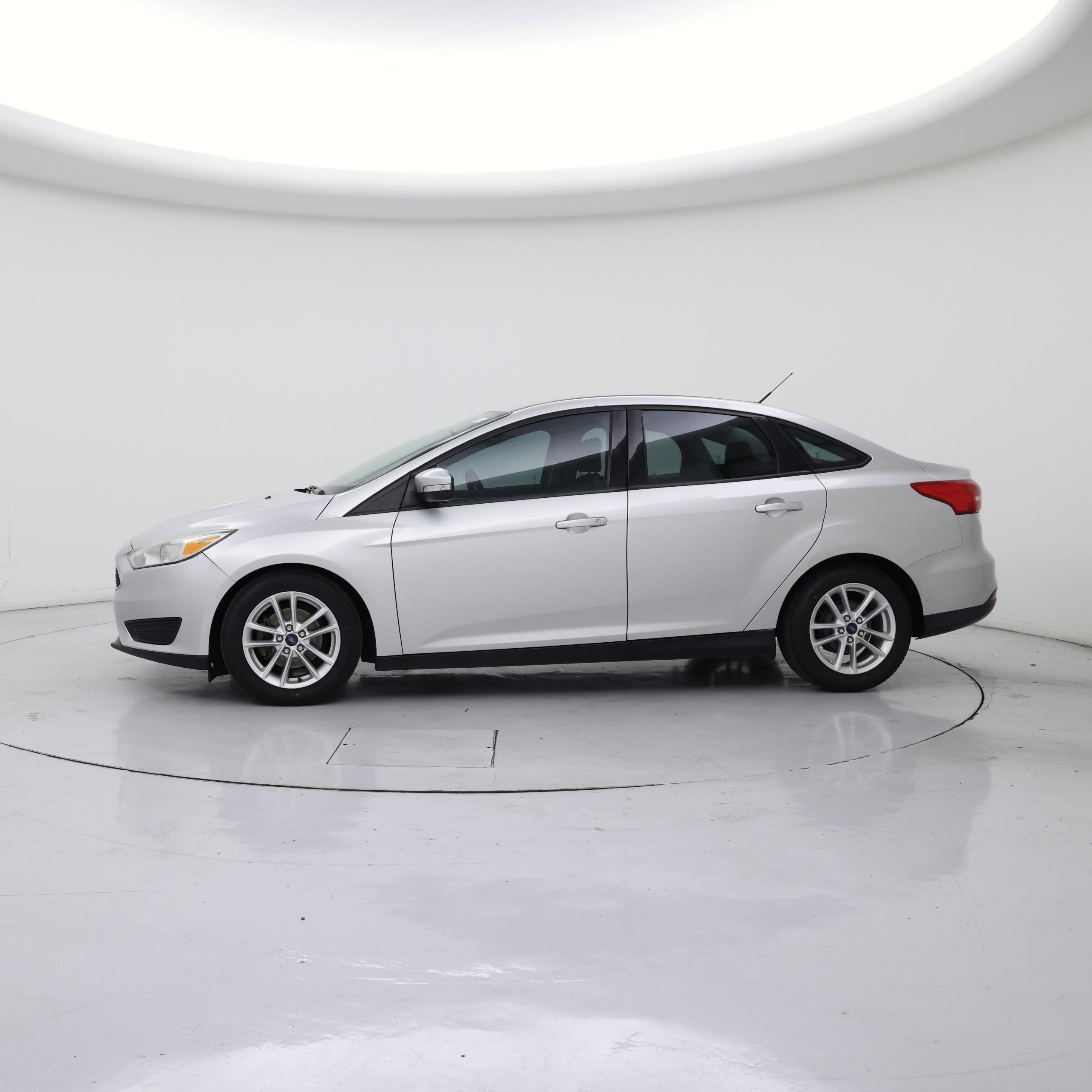 Thumbnail: 2016 Ford Focus - 3