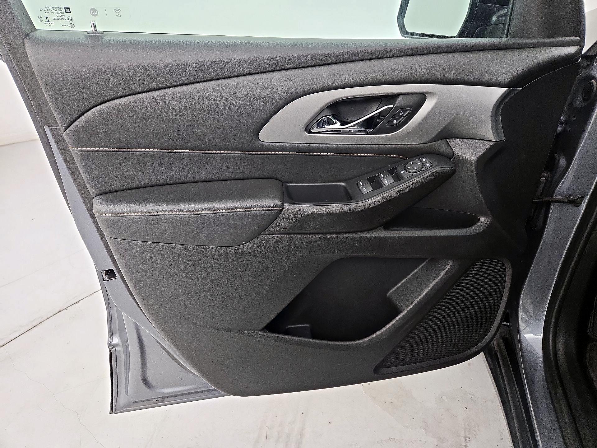 Thumbnail: 2021 Chevrolet Traverse - 12