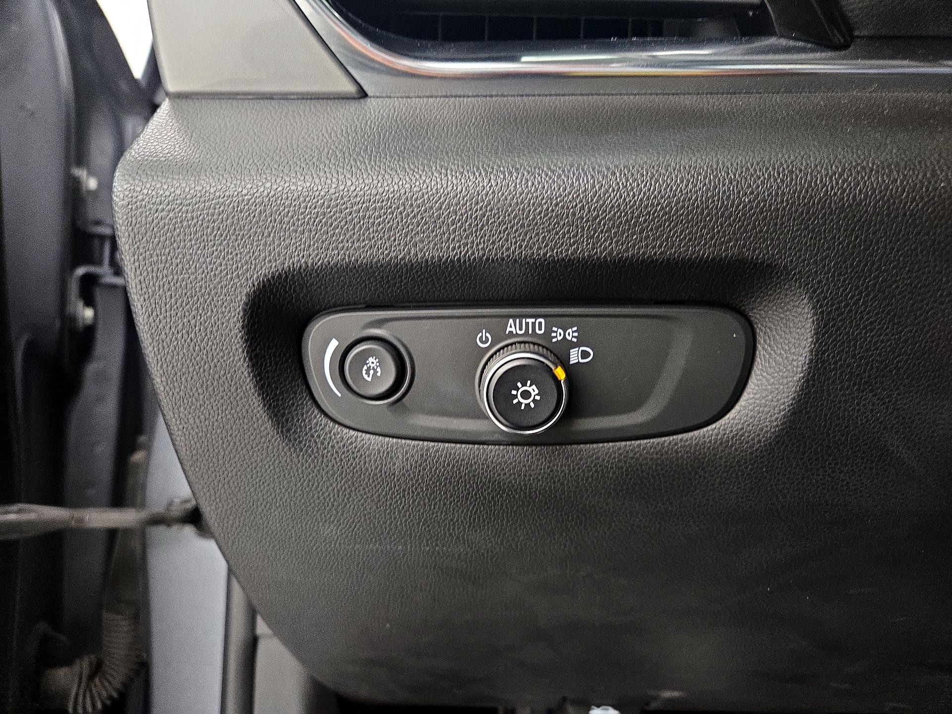 Thumbnail: 2021 Chevrolet Traverse - 13