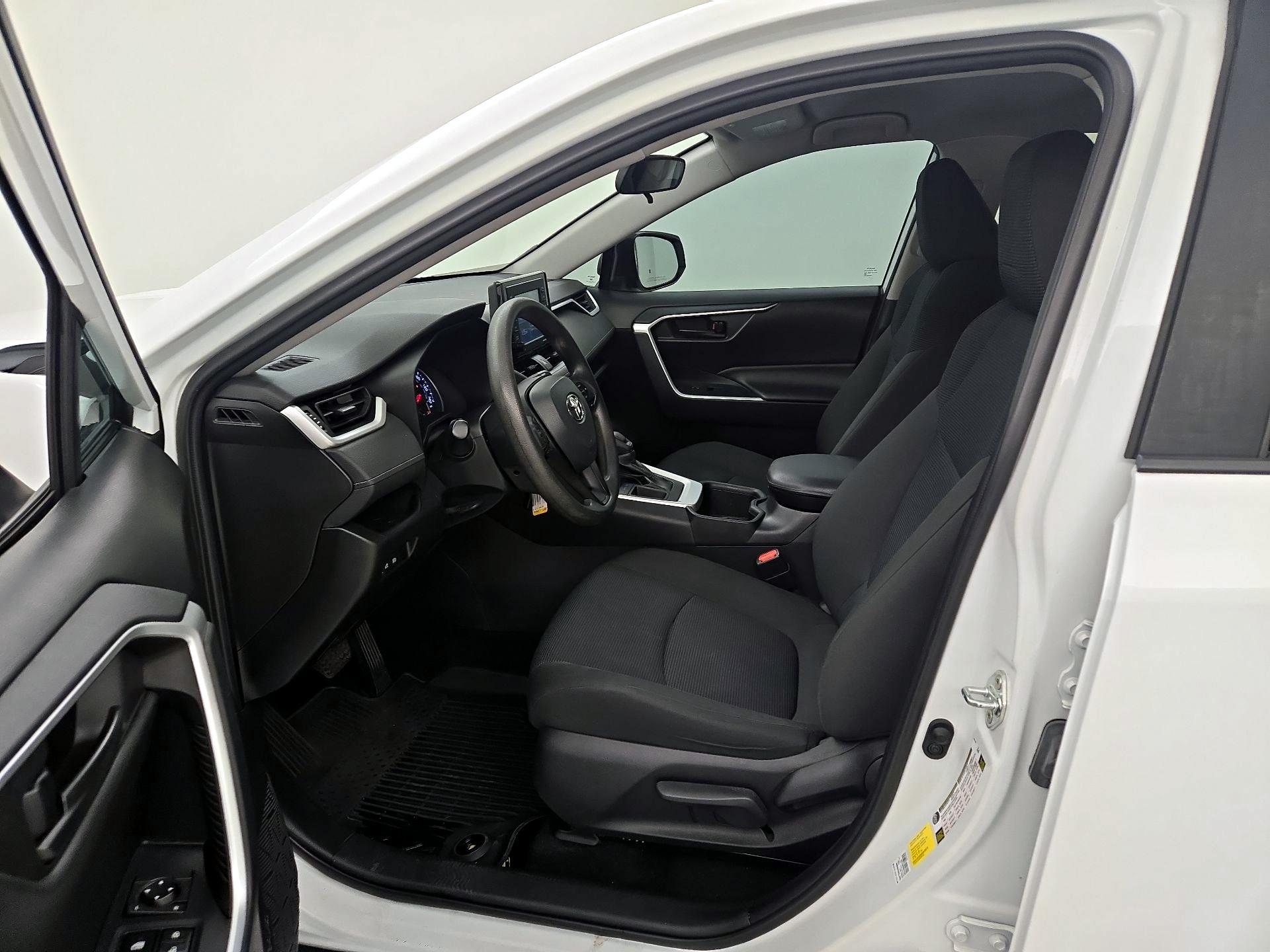 Thumbnail: 2022 Toyota RAV4 - 11