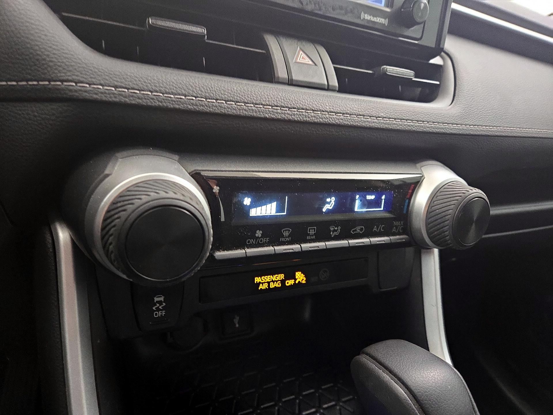 Thumbnail: 2022 Toyota RAV4 - 16