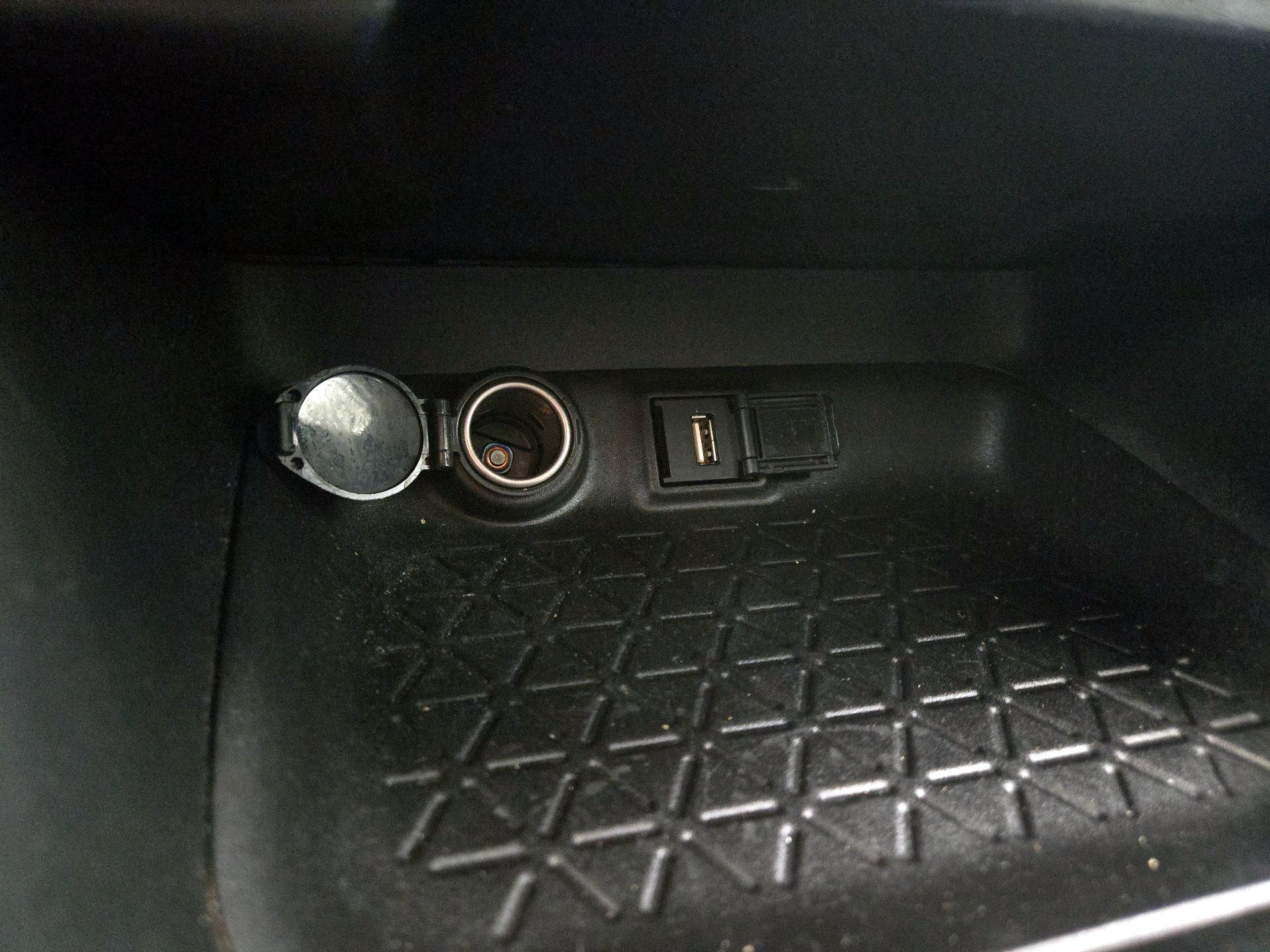 Thumbnail: 2022 Toyota RAV4 - 18