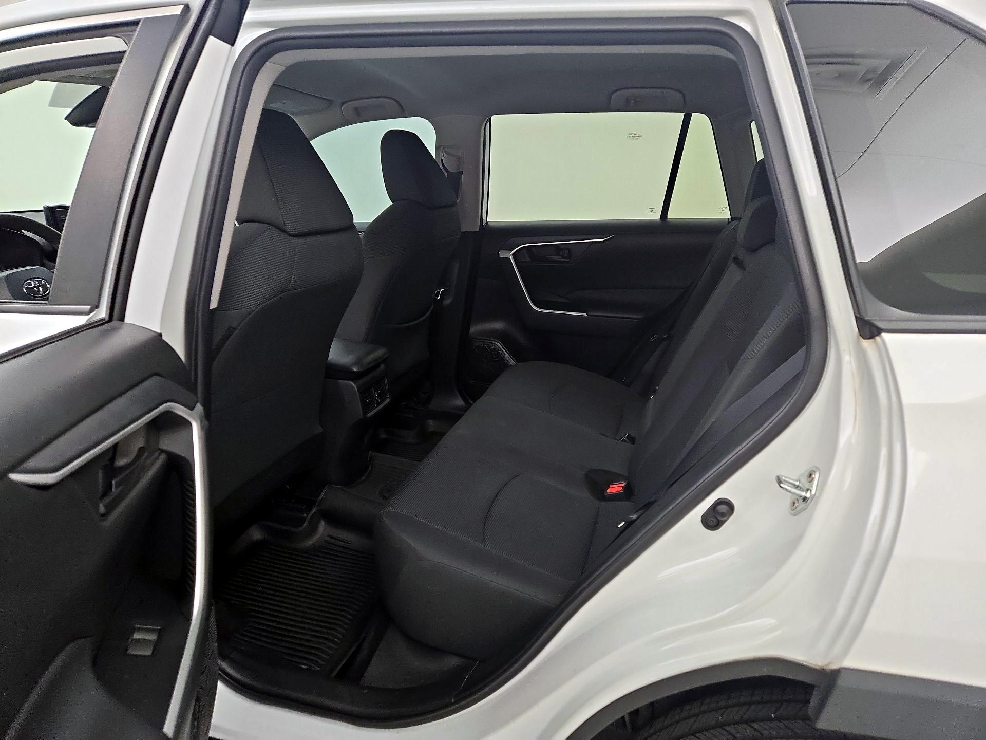 Thumbnail: 2022 Toyota RAV4 - 19